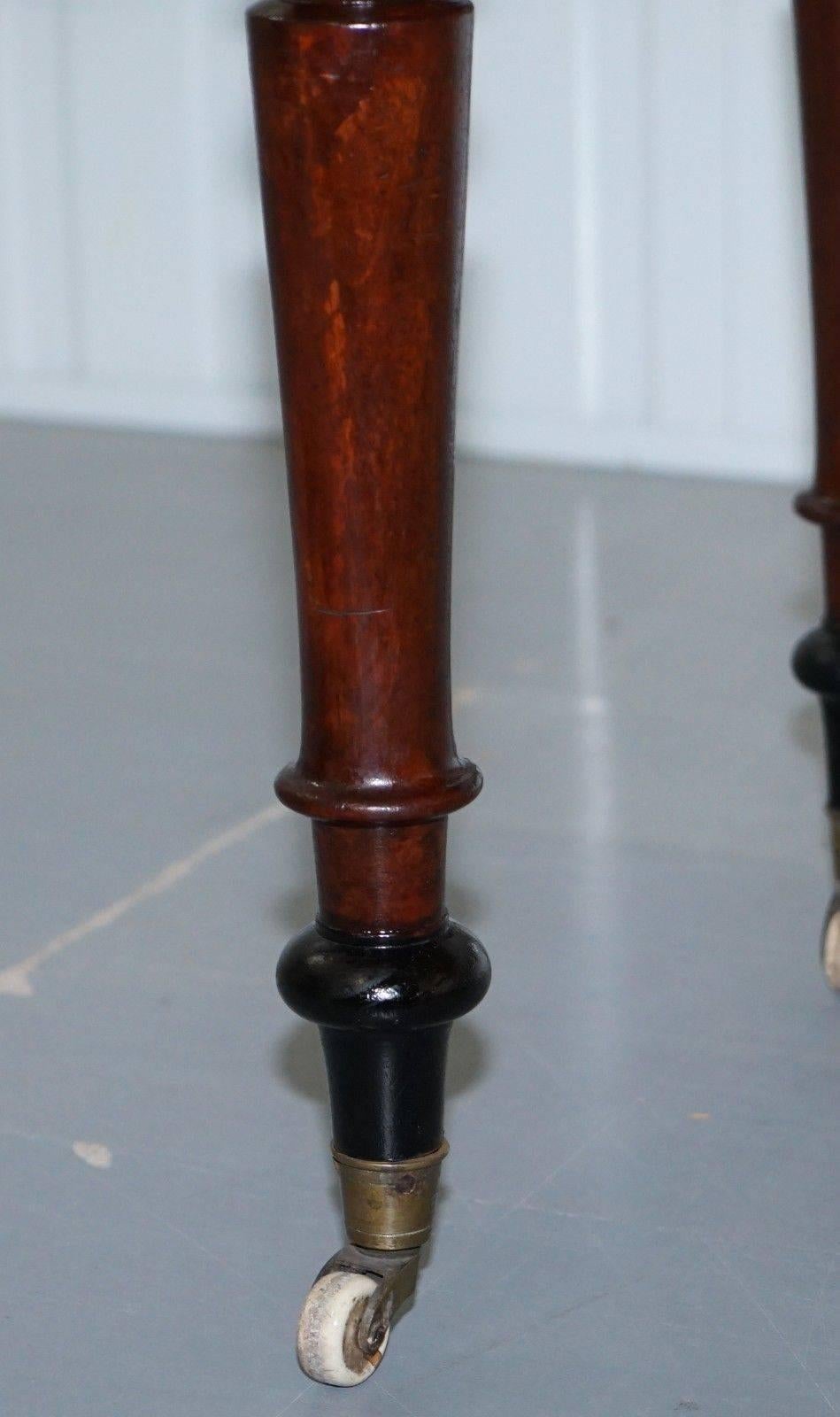 Mid-19th Century Stunning Period Victorian Mahogany Writing Desk 1860 Lovely Function Piece