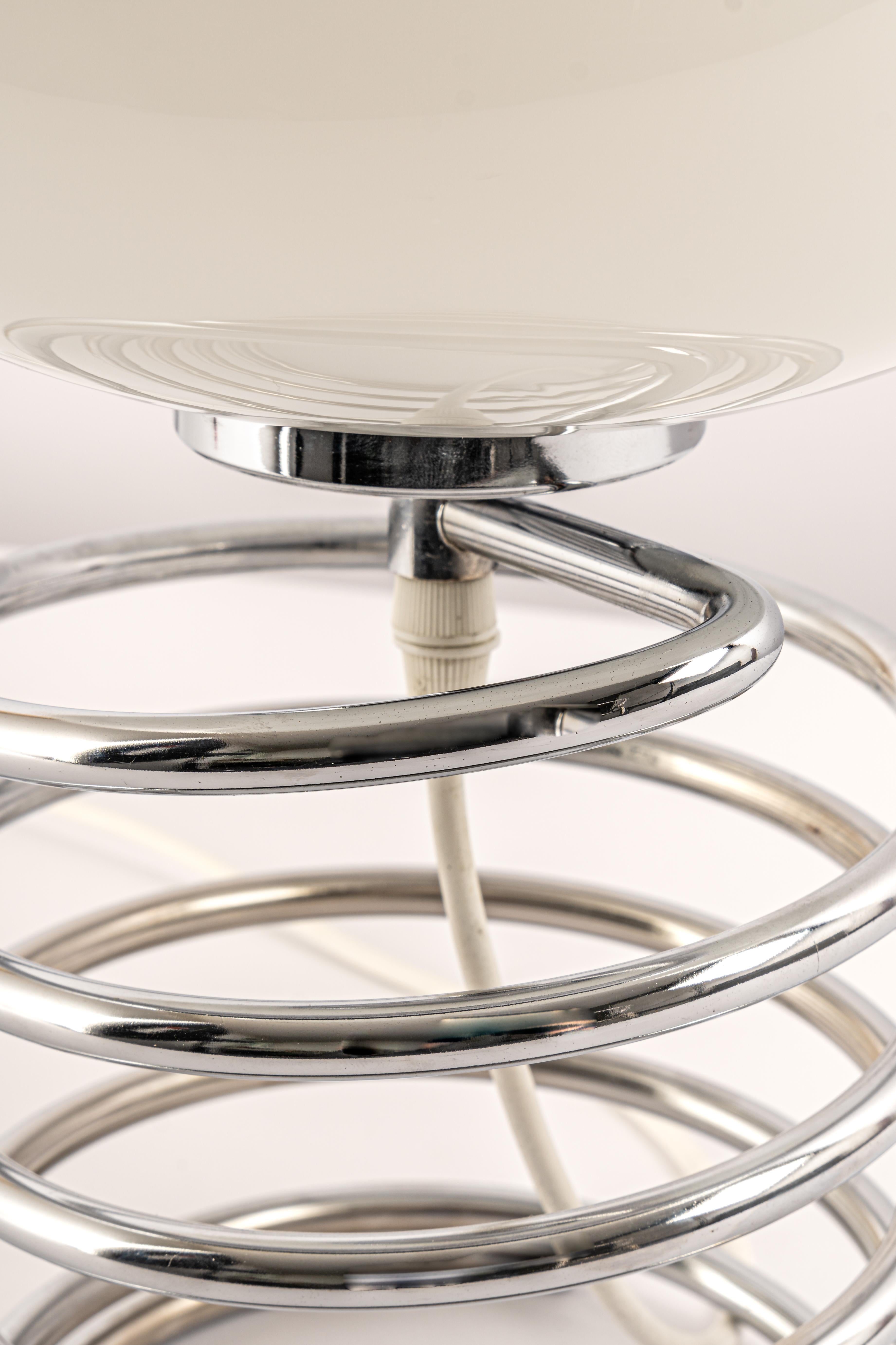 Allemand Superbe lampe de bureau en forme de spirale, Ingo Maurer, 1970 en vente