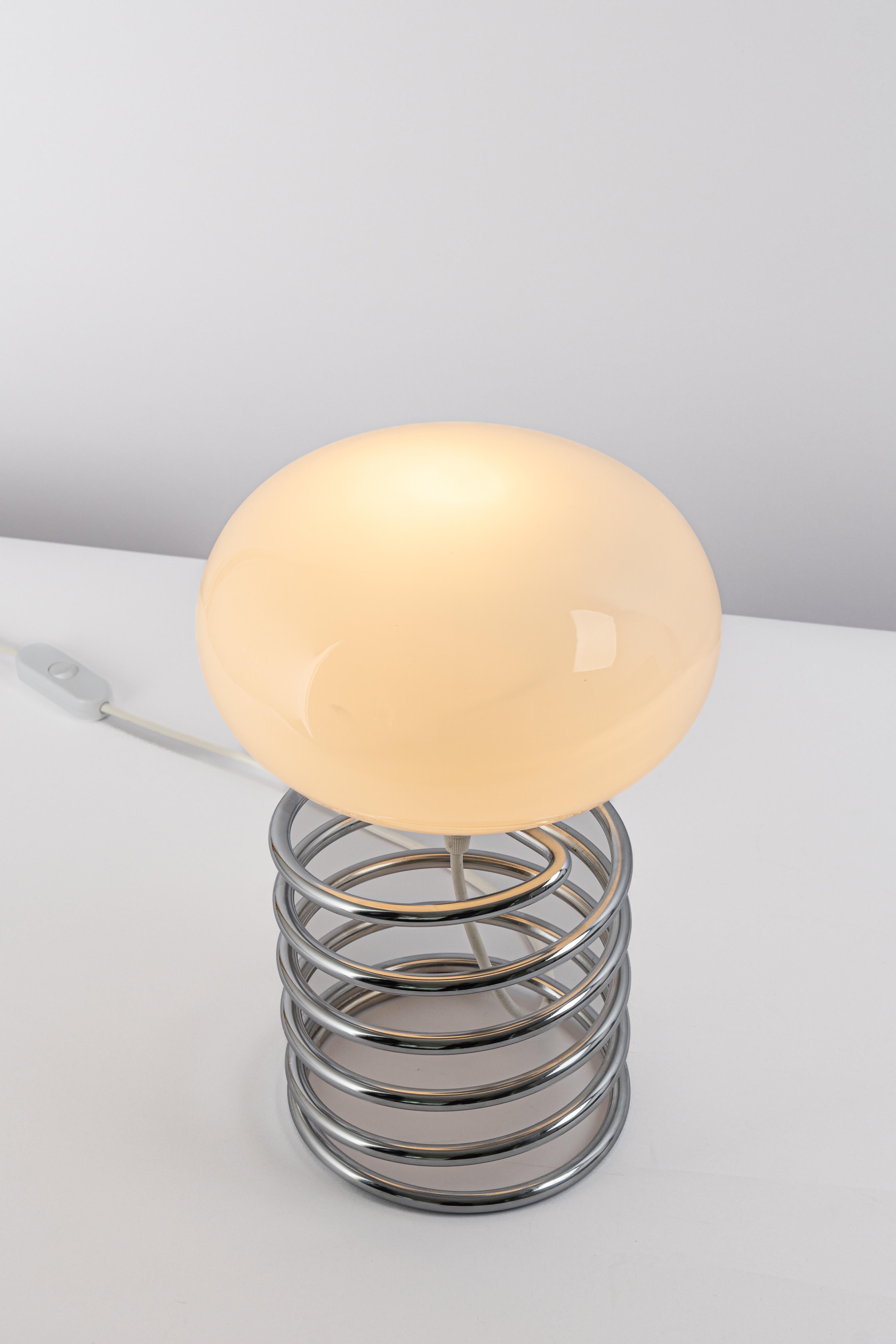 Verre Superbe lampe de bureau en forme de spirale, Ingo Maurer, 1970 en vente