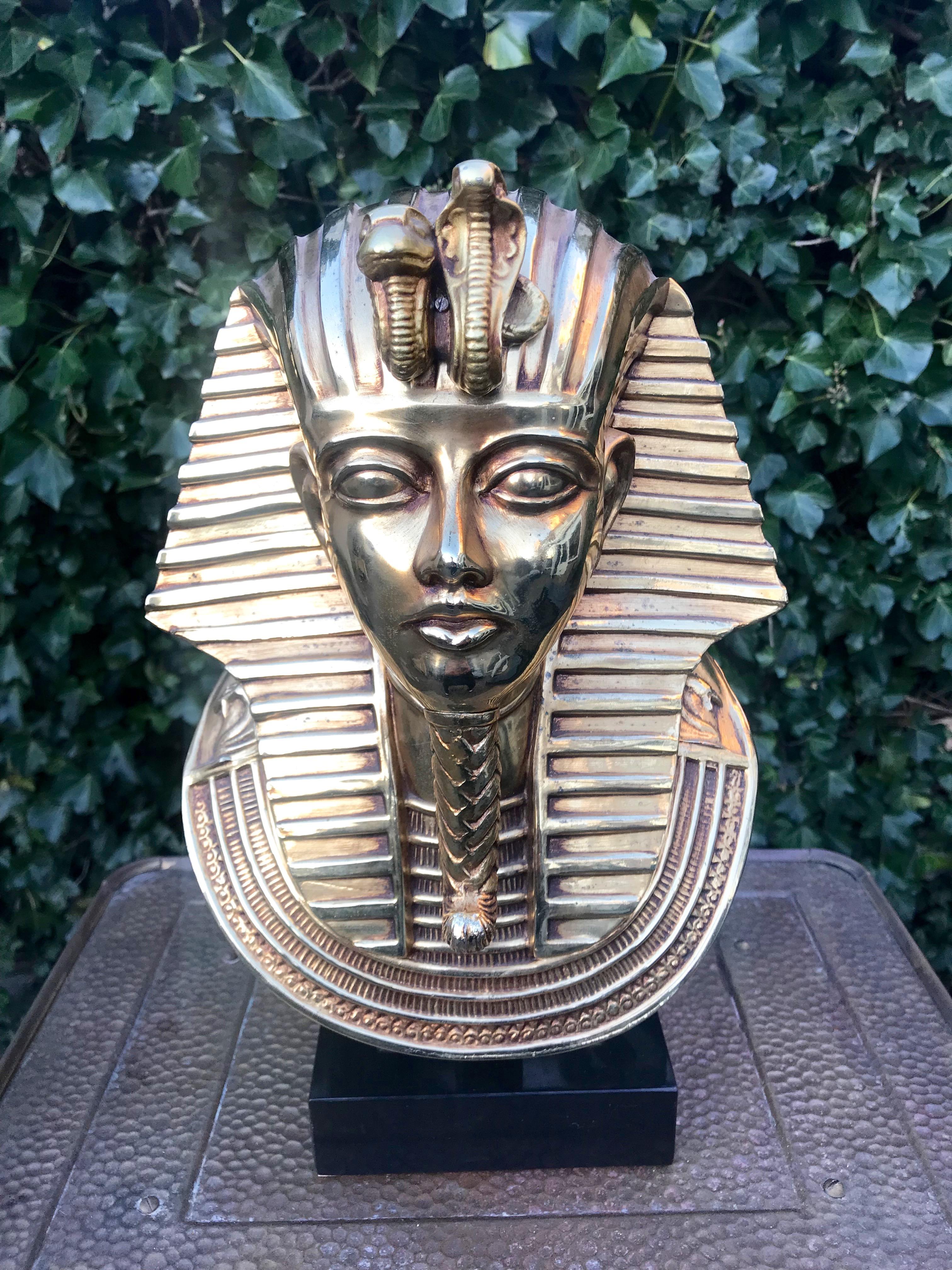 pharaoh sculpture