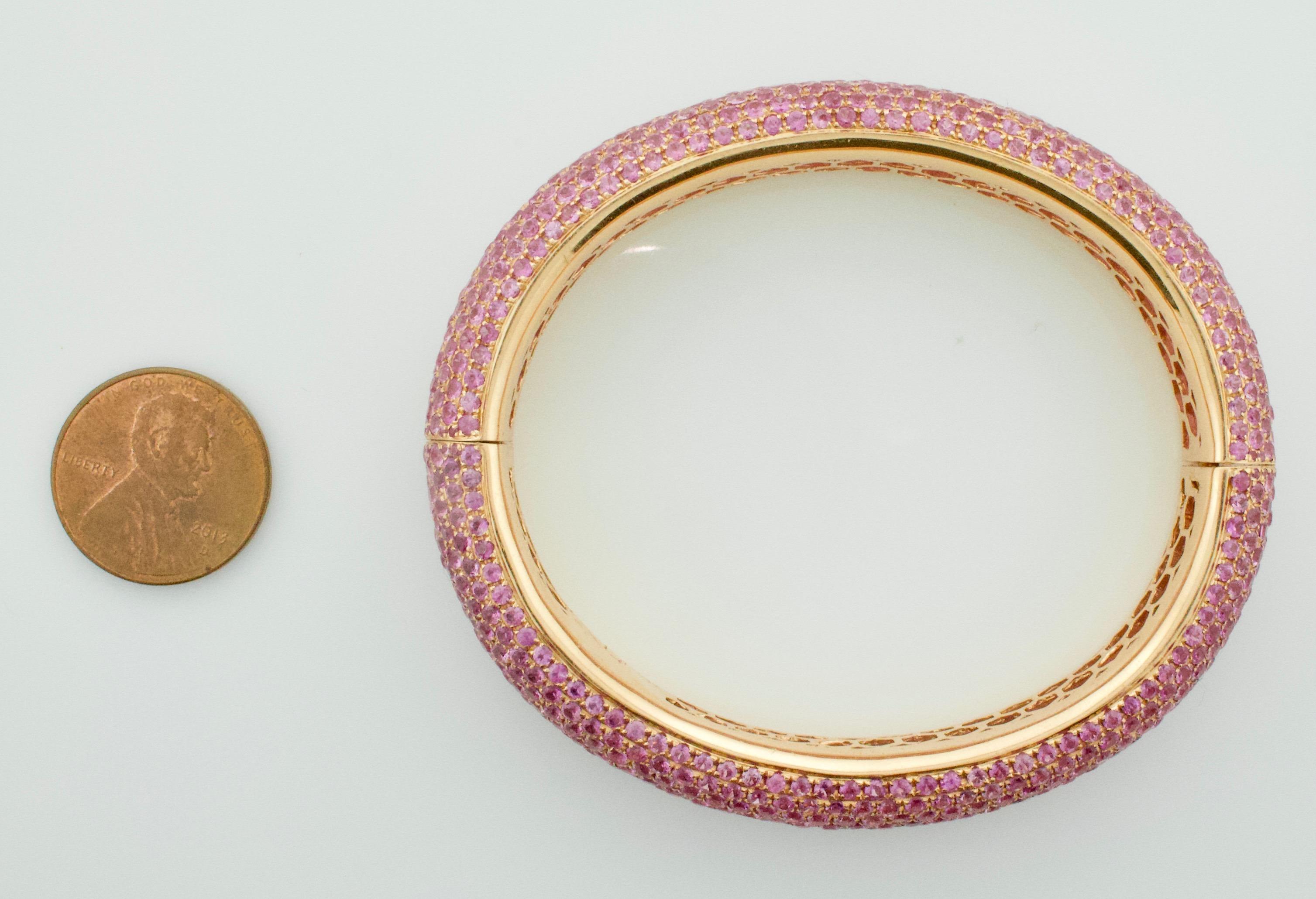 Stunning Pink Sapphire Bangle Bracelet in 18 Karat Rose Gold 31.47 Carat For Sale 1