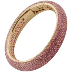 Stunning Pink Sapphire Bangle Bracelet in 18 Karat Rose Gold 31.47 Carat