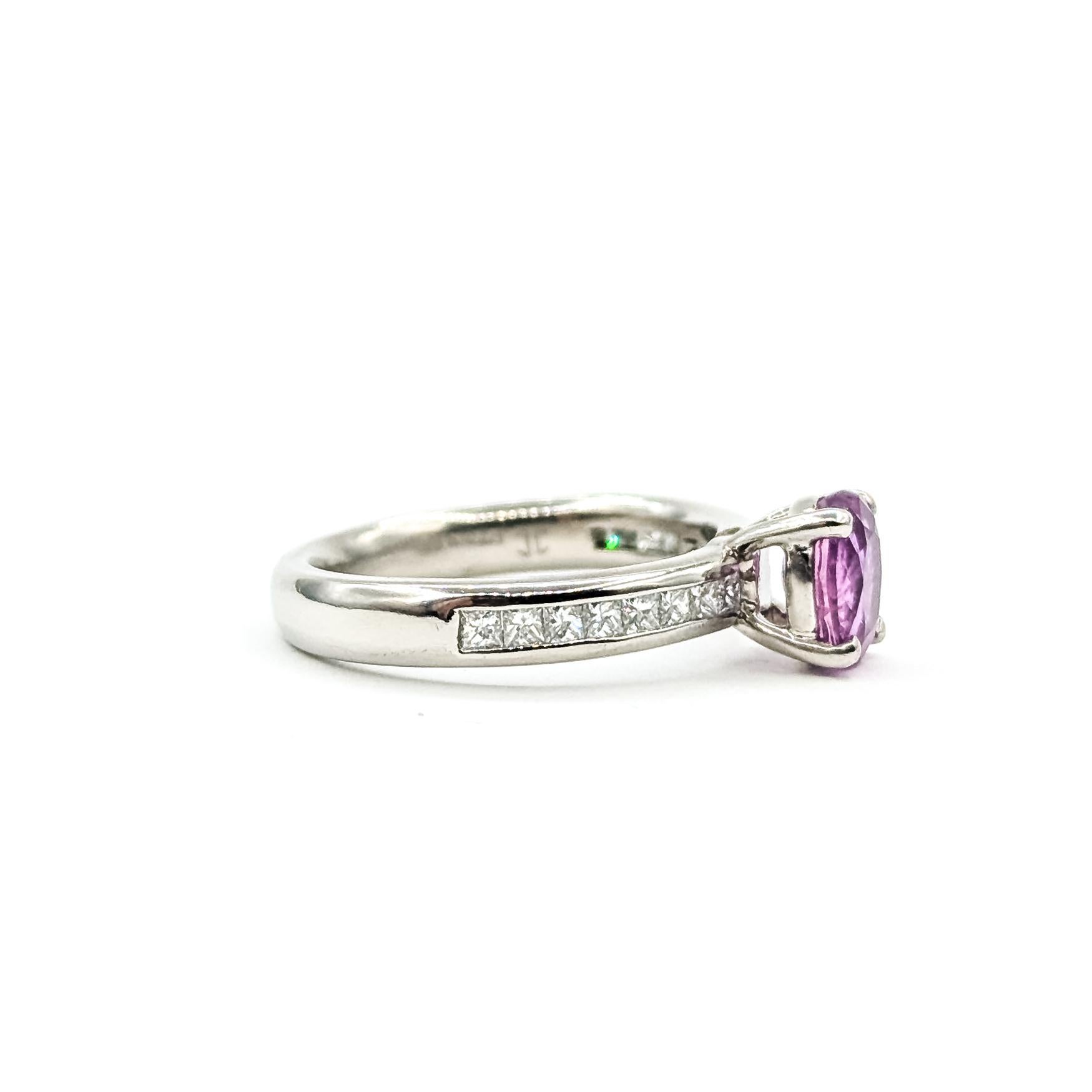 Impresionante Anillo de Zafiro Rosa y Diamante en Platino en venta 1