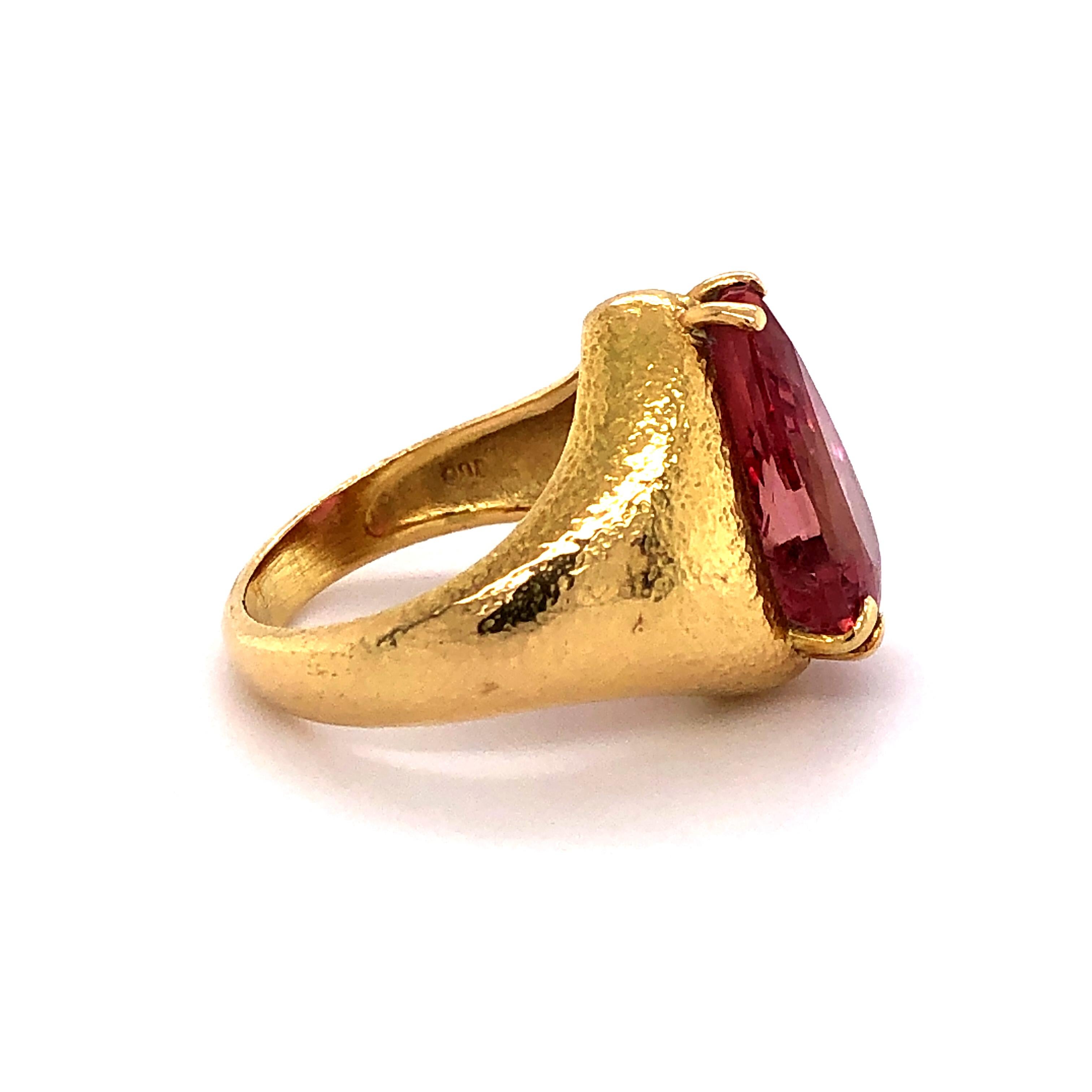 Stunning Pink Topaz 18 Karat Gold Ring 3