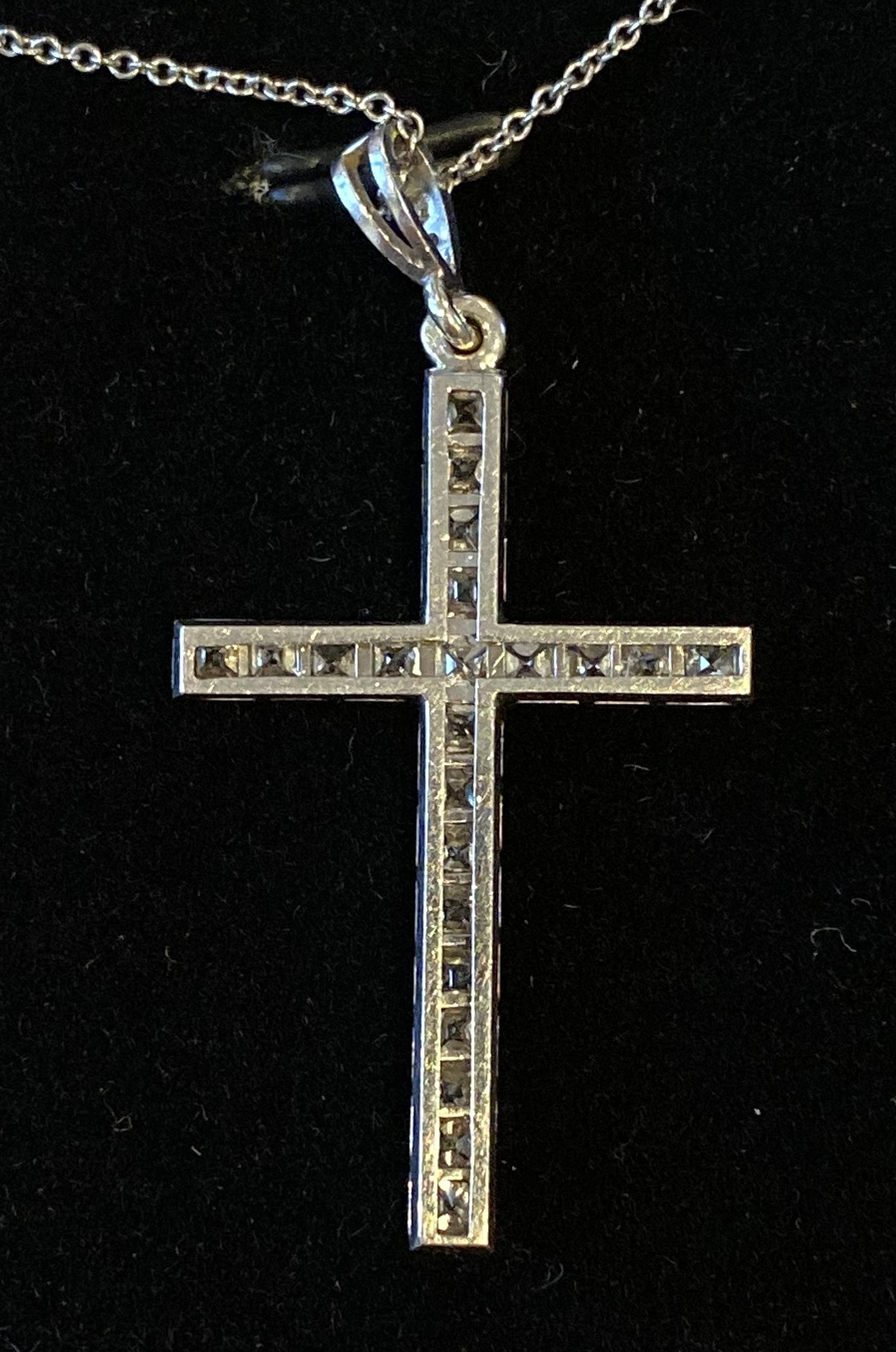 Women's Stunning Platinum & Diamond 3.0 Ct Cross Pendant on Tiffany & Co. Platinum Chain