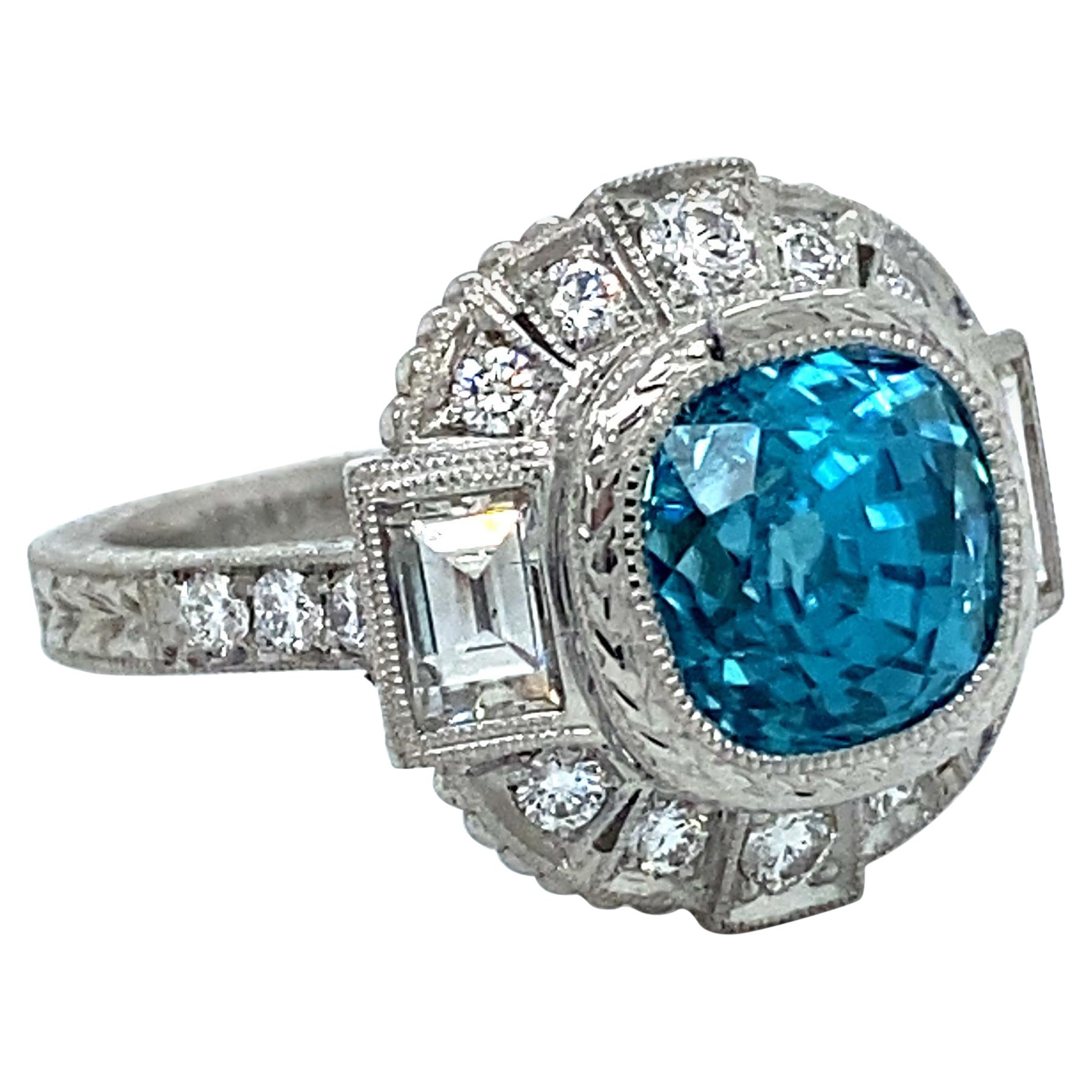Stupendo anello di fidanzamento in platino con diamanti e zirconi blu, 6,50 carati