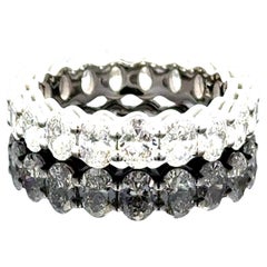 Superbe bracelet d'éternité en platine avec diamants ovales