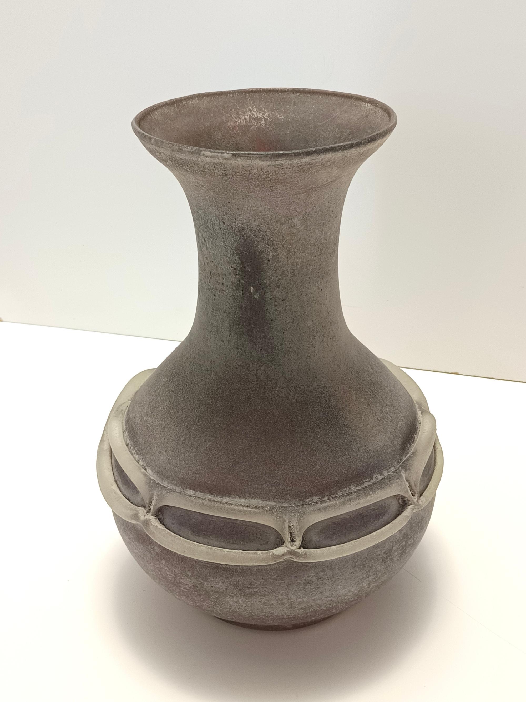 Stunning Postmodern Brown Hand-Molded Scavo Glass Vase, Italy In Excellent Condition For Sale In Bresso, Lombardy