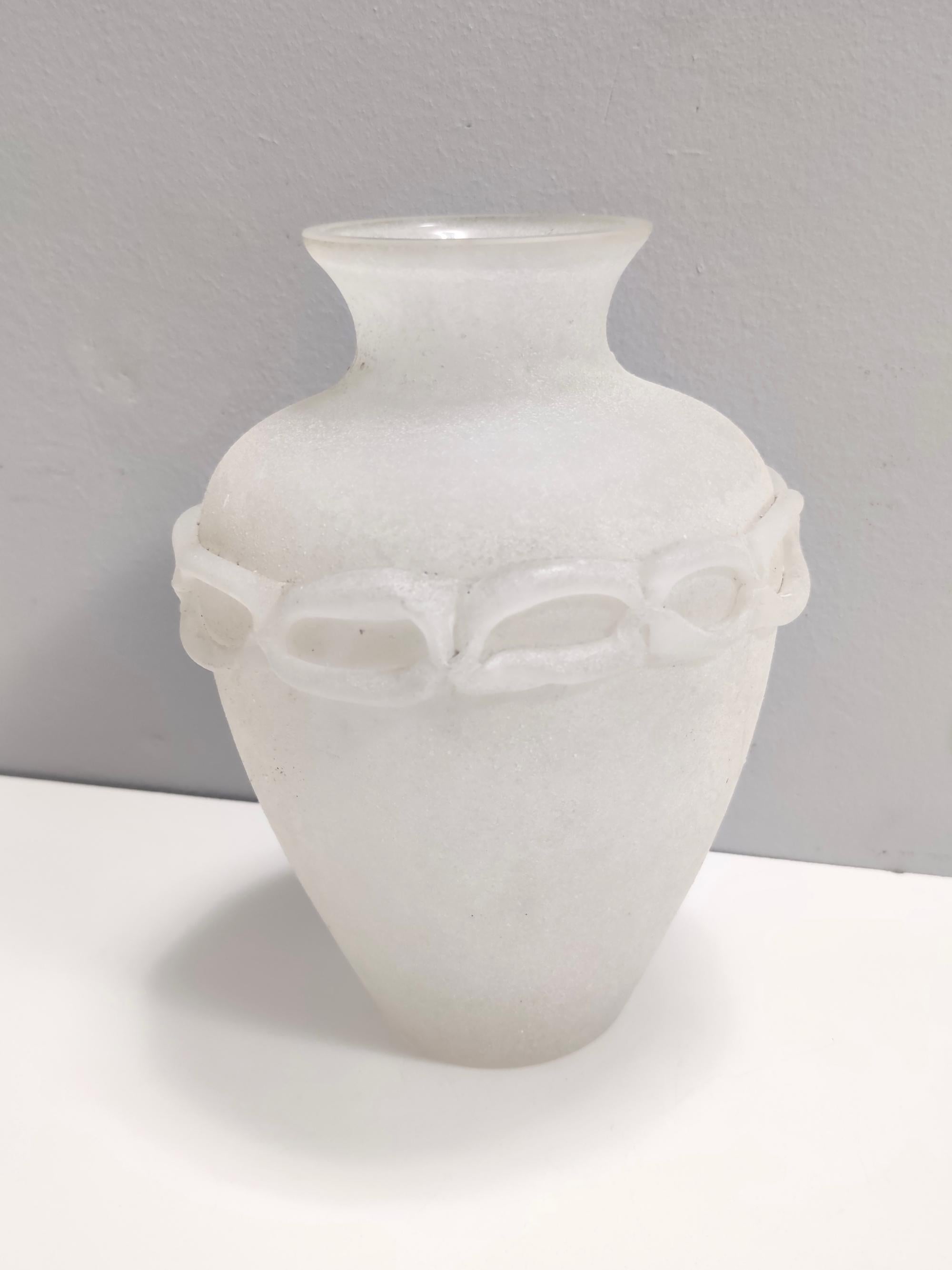 Italian Stunning Postmodern White Scavo Glass Vase attr. to Seguso, Italy For Sale