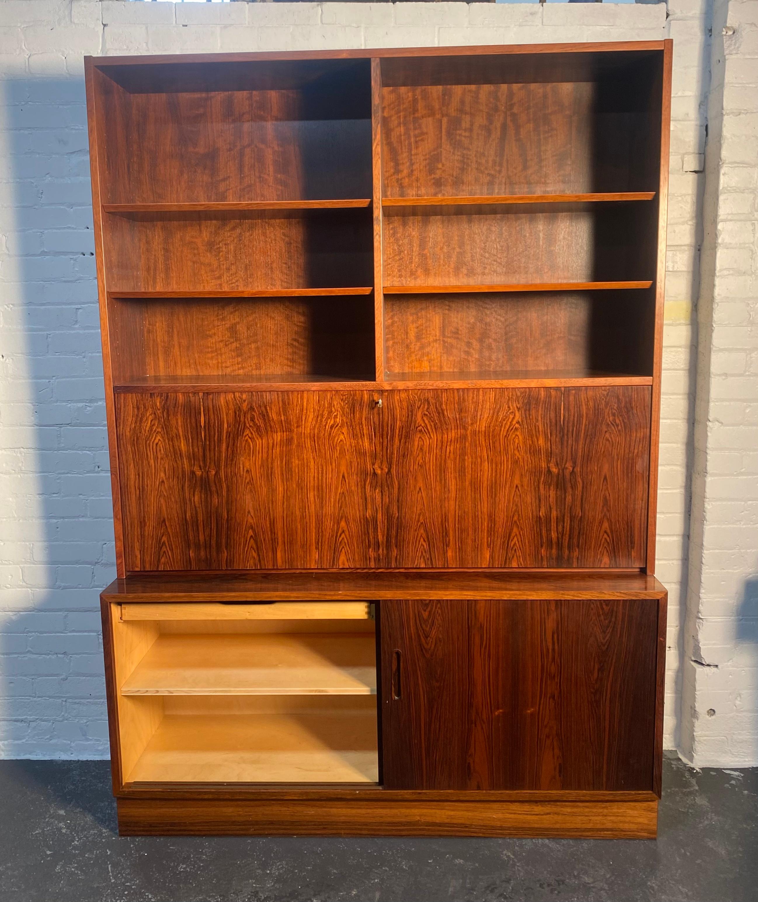Stunning Poul Hundevad Rosewood Secretary Cabinet , Denmark In Good Condition For Sale In Buffalo, NY