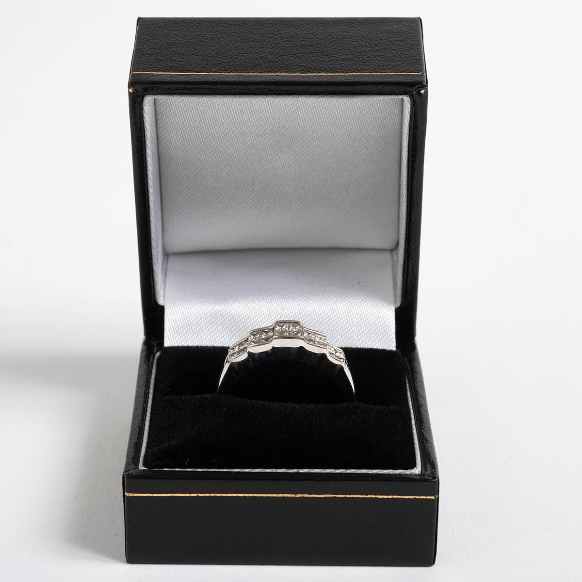 Stunning Princess Diamond Set Dress Ring, 14K Yellow Gold In Excellent Condition For Sale In Canterbury, GB