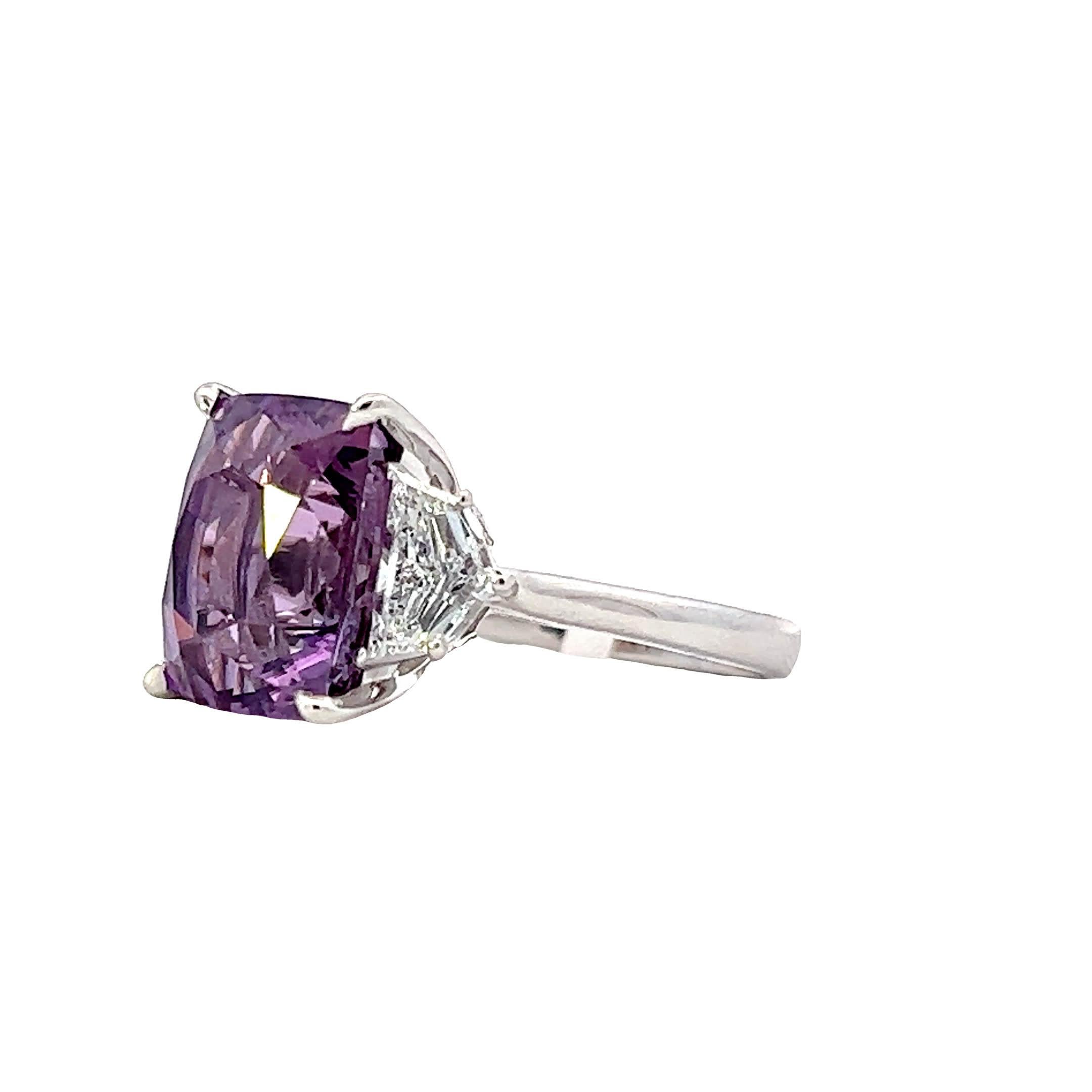 Stunning Purple Gemstone Ring In New Condition For Sale In Great Neck Plaza, NY