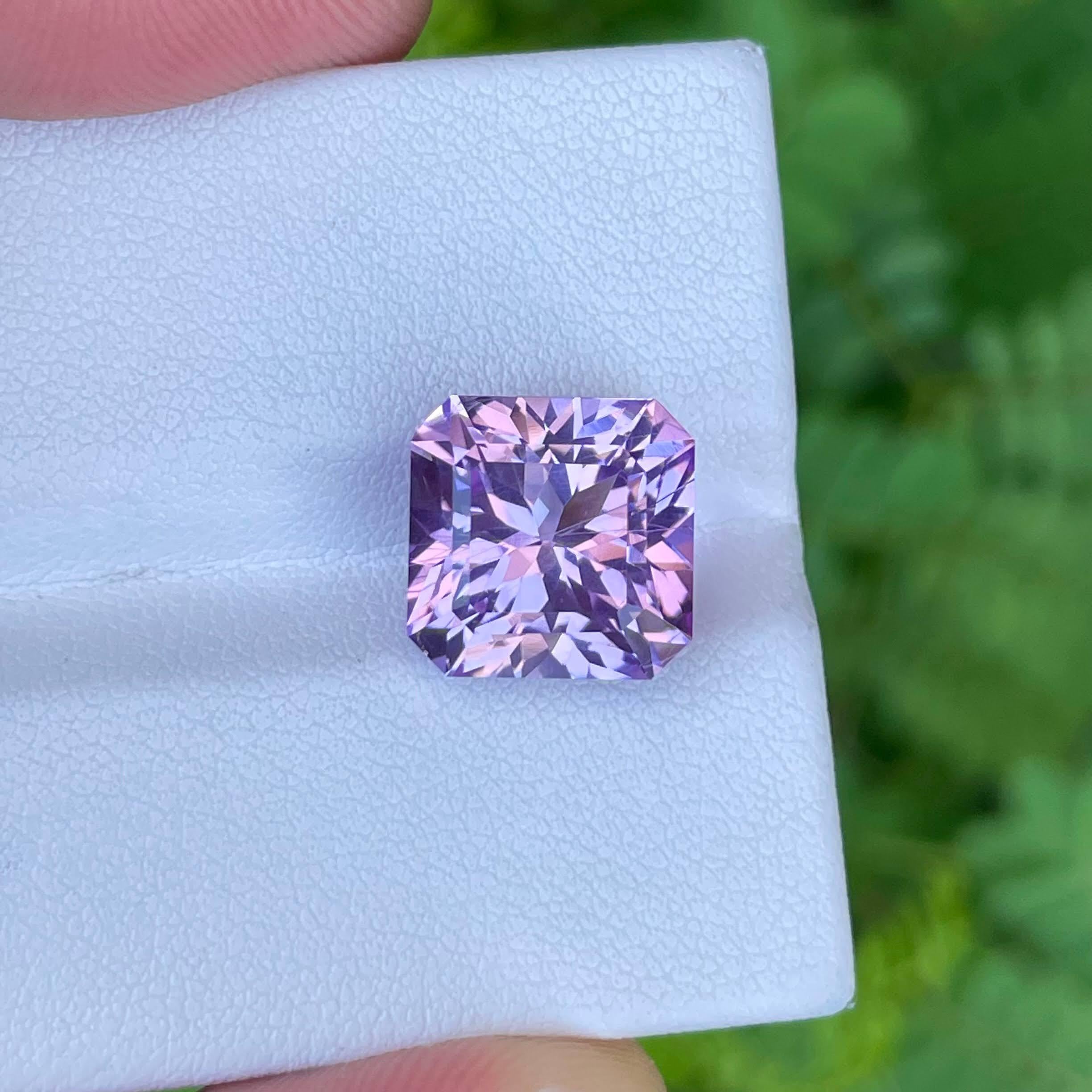 Modern Stunning Purple Kunzite Stone 9.30 carats Mix Radiant Cut Naigarian Gemstone For Sale