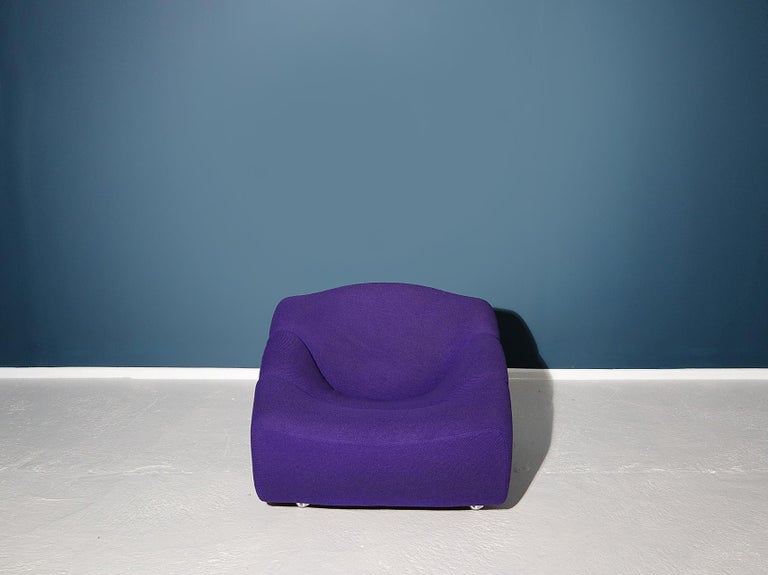 A stunning purple Pierre Paulin ABCD set of two purple armchairs for Artifort 1960

The ABCD series was created in 1968 by the French designer and icon Pierre Paulin and manufactured by Artifort. 

This super rare chair is the early edition so