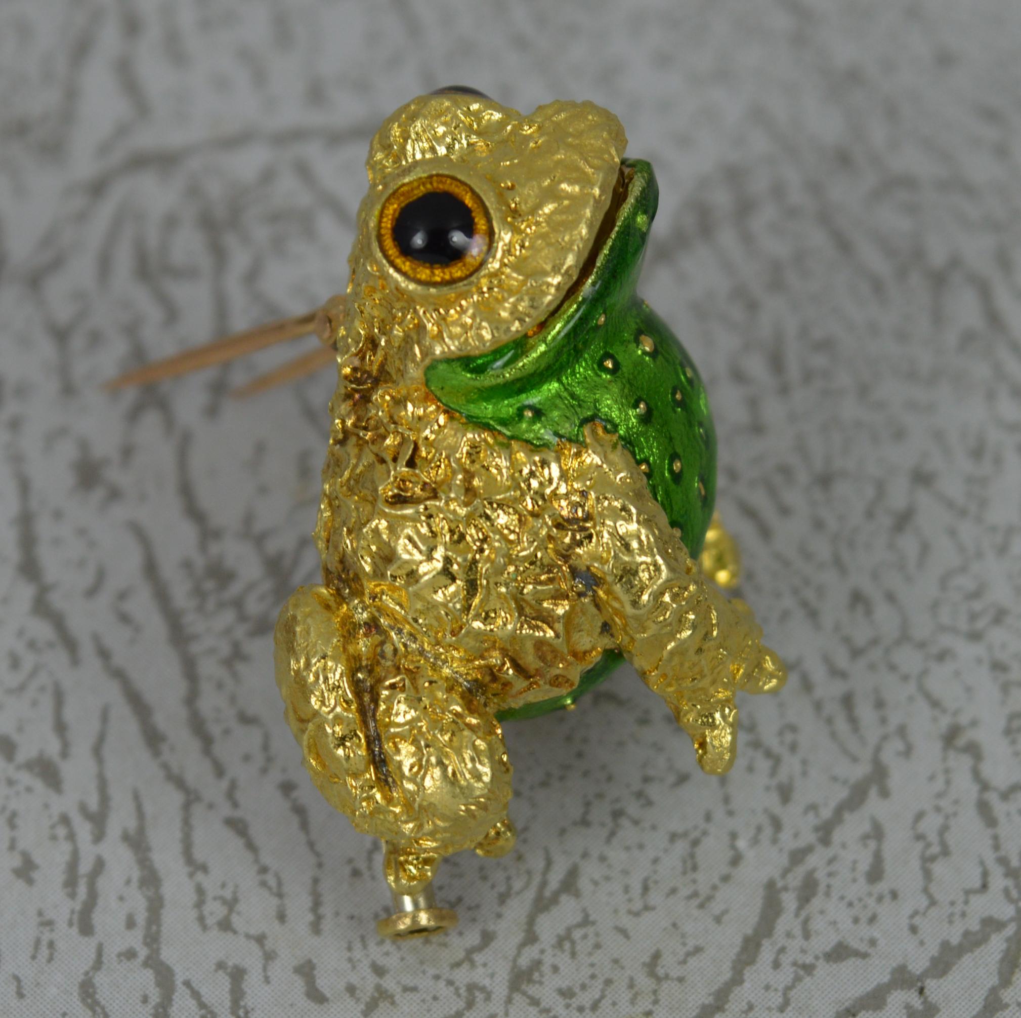 Stunning Quality 18 Carat Gold and Vivid Green Enamel Frog Brooch 5