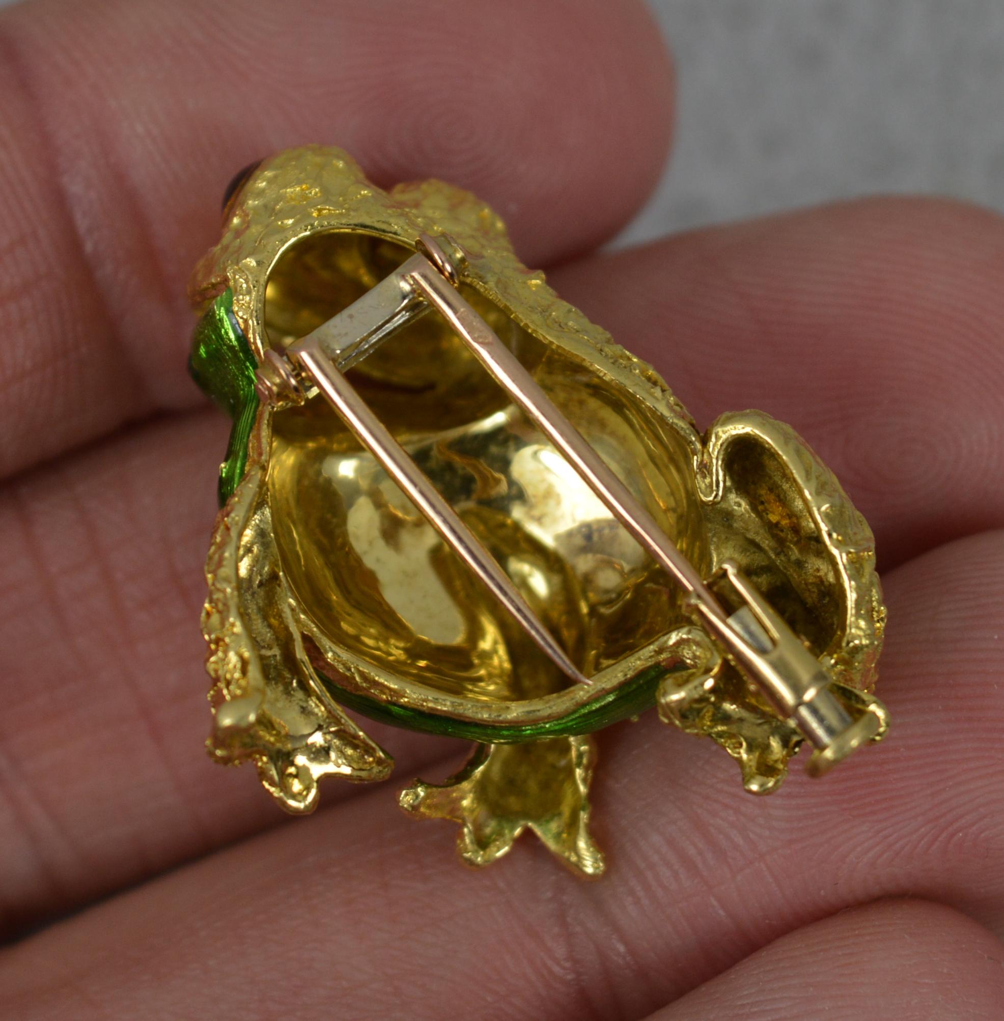 Women's Stunning Quality 18 Carat Gold and Vivid Green Enamel Frog Brooch