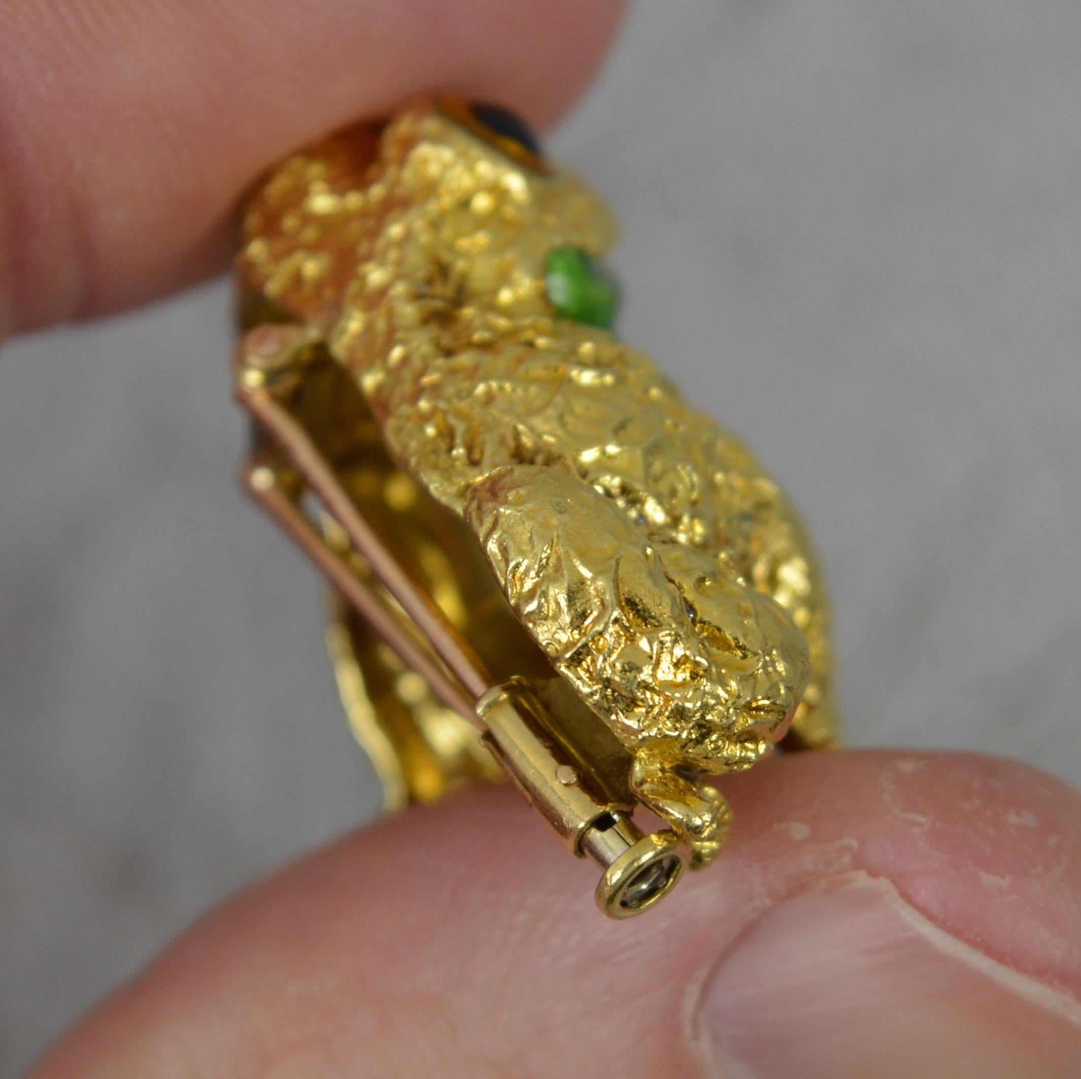 Stunning Quality 18 Carat Gold and Vivid Green Enamel Frog Brooch 1