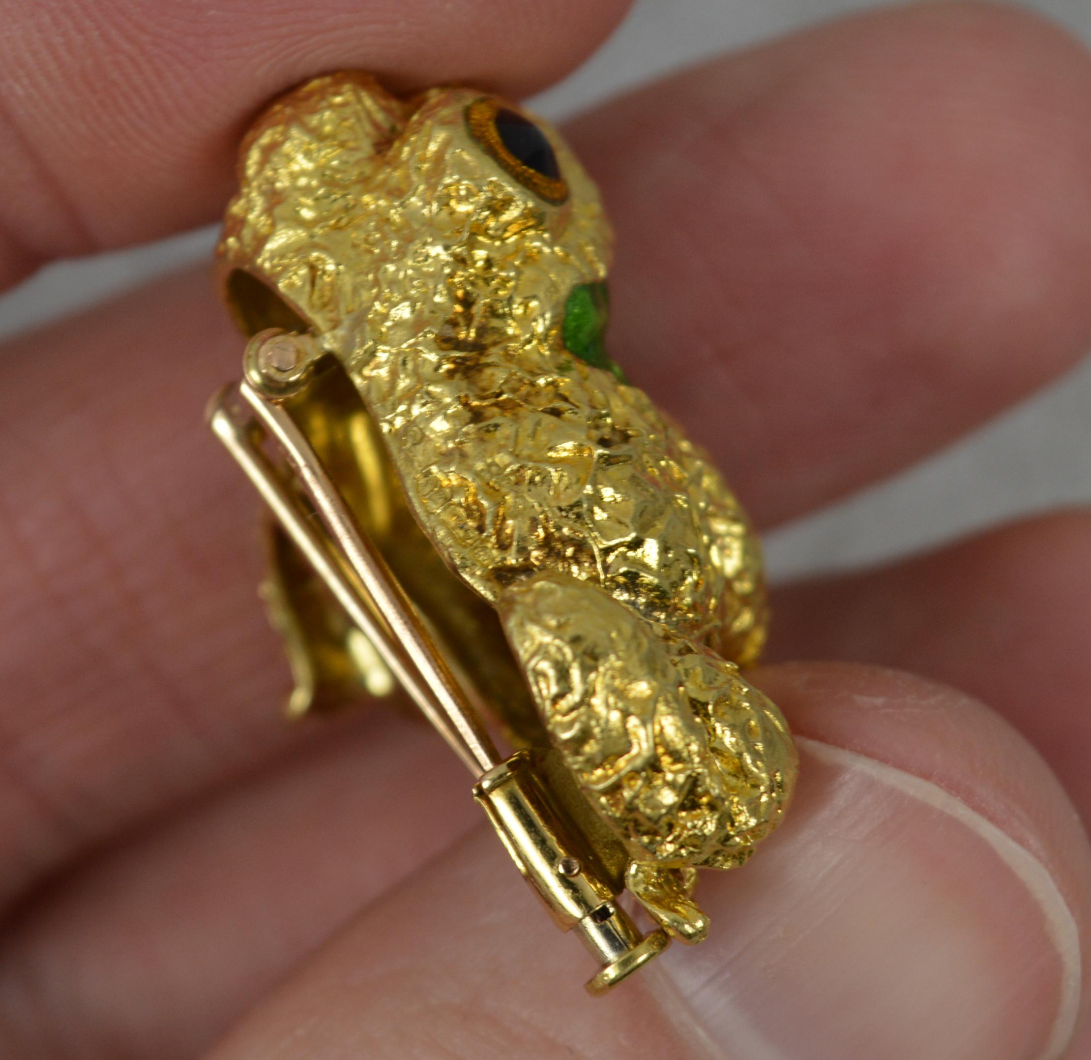 Stunning Quality 18 Carat Gold and Vivid Green Enamel Frog Brooch 2