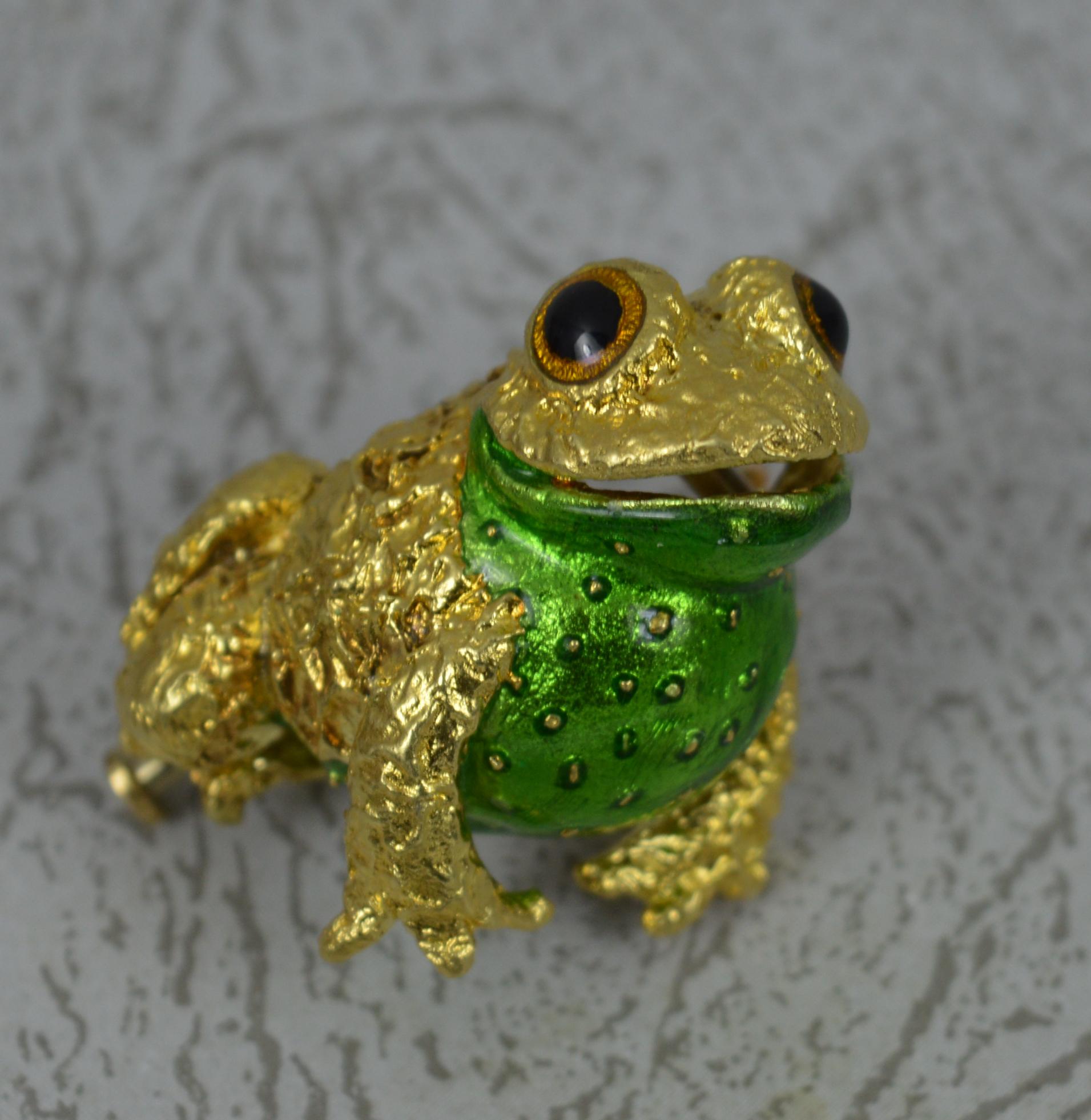 Stunning Quality 18 Carat Gold and Vivid Green Enamel Frog Brooch 4