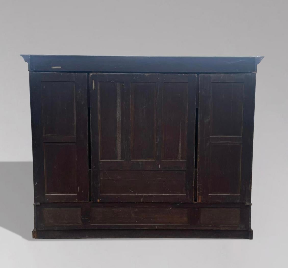 Atemberaubende Qualität 19. Jahrhundert Victorian Burr Walnut Breakfront Kleiderschrank im Zustand „Gut“ im Angebot in Petworth,West Sussex, GB