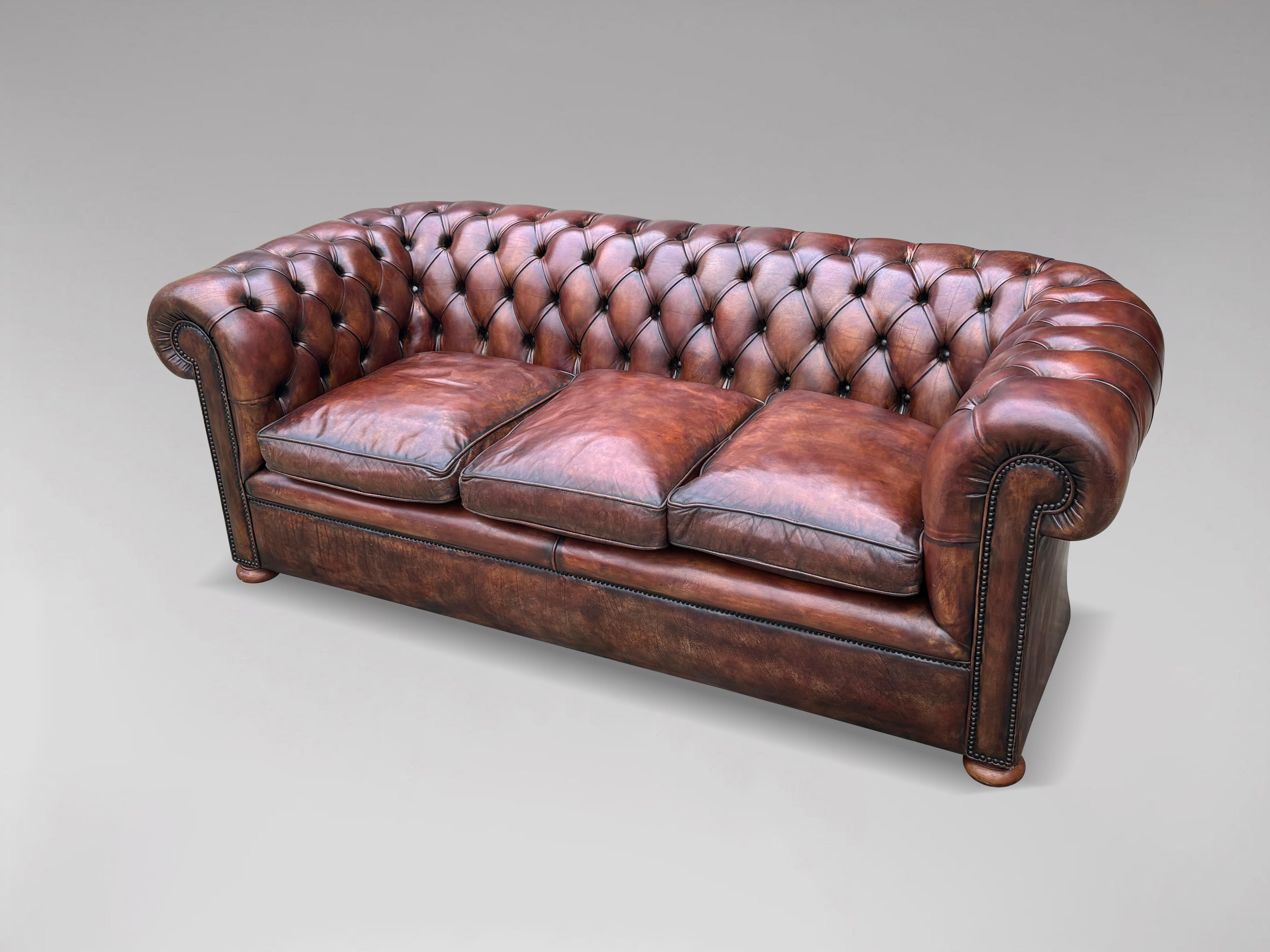 British Stunning Quality 3 Seater Brown Leather Chesterfield Sofa