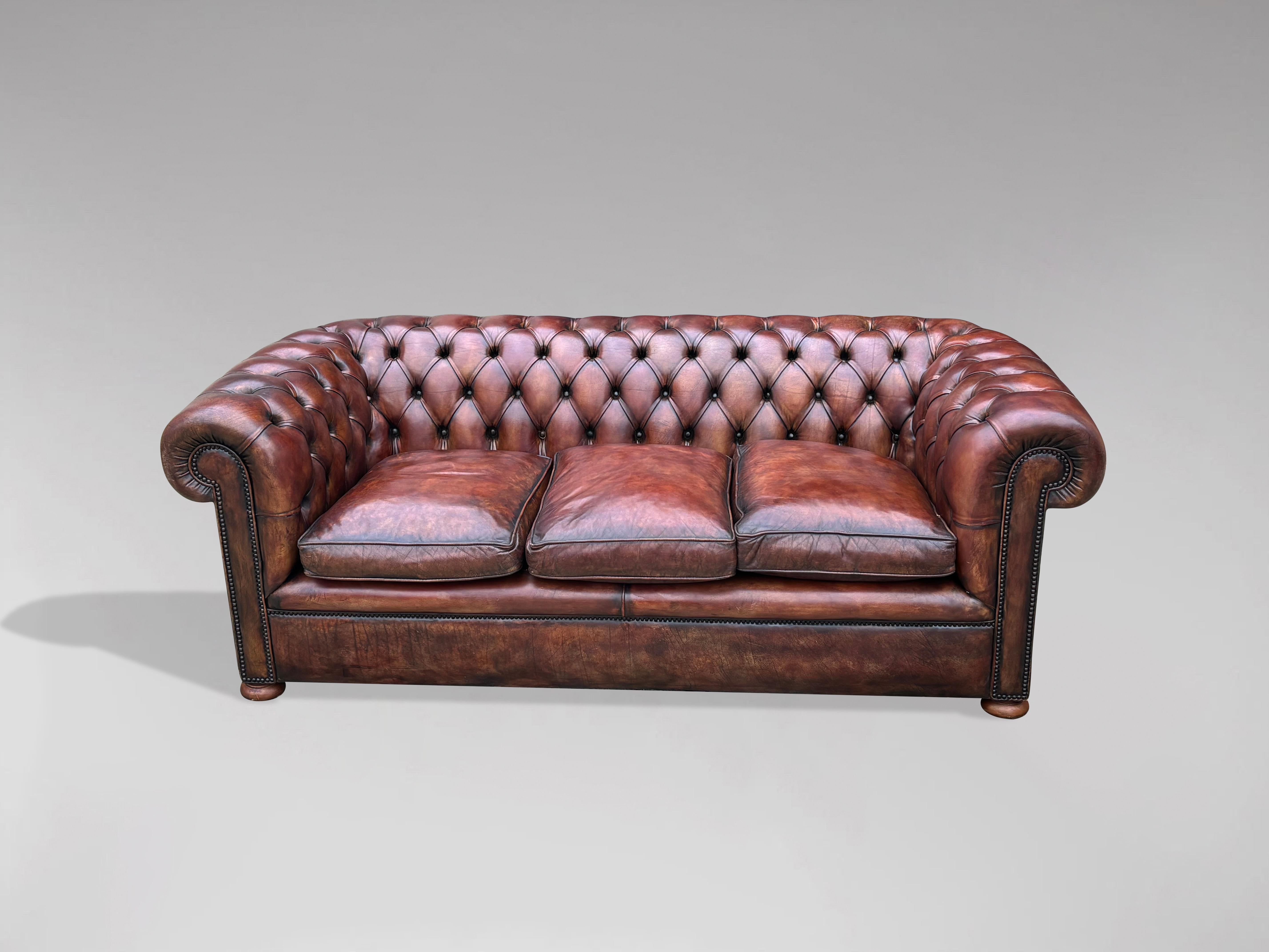 Stunning Quality 3 Seater Brown Leather Chesterfield Sofa In Excellent Condition In Petworth,West Sussex, GB