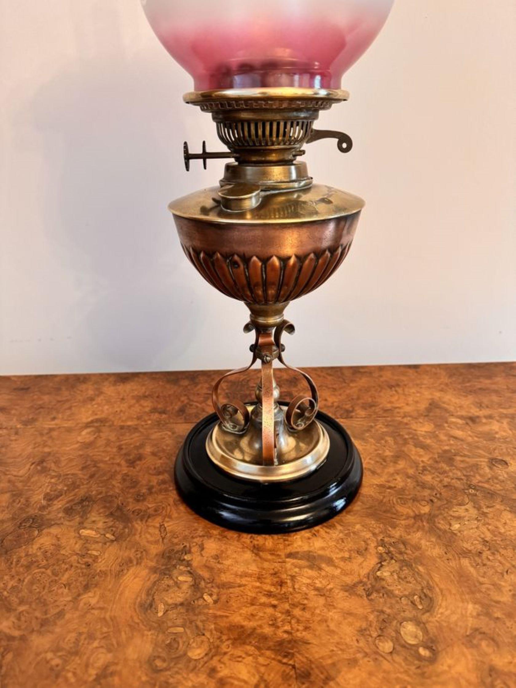 Stunning quality antique arts and crafts brass and copper oil lamp  In Good Condition For Sale In Ipswich, GB