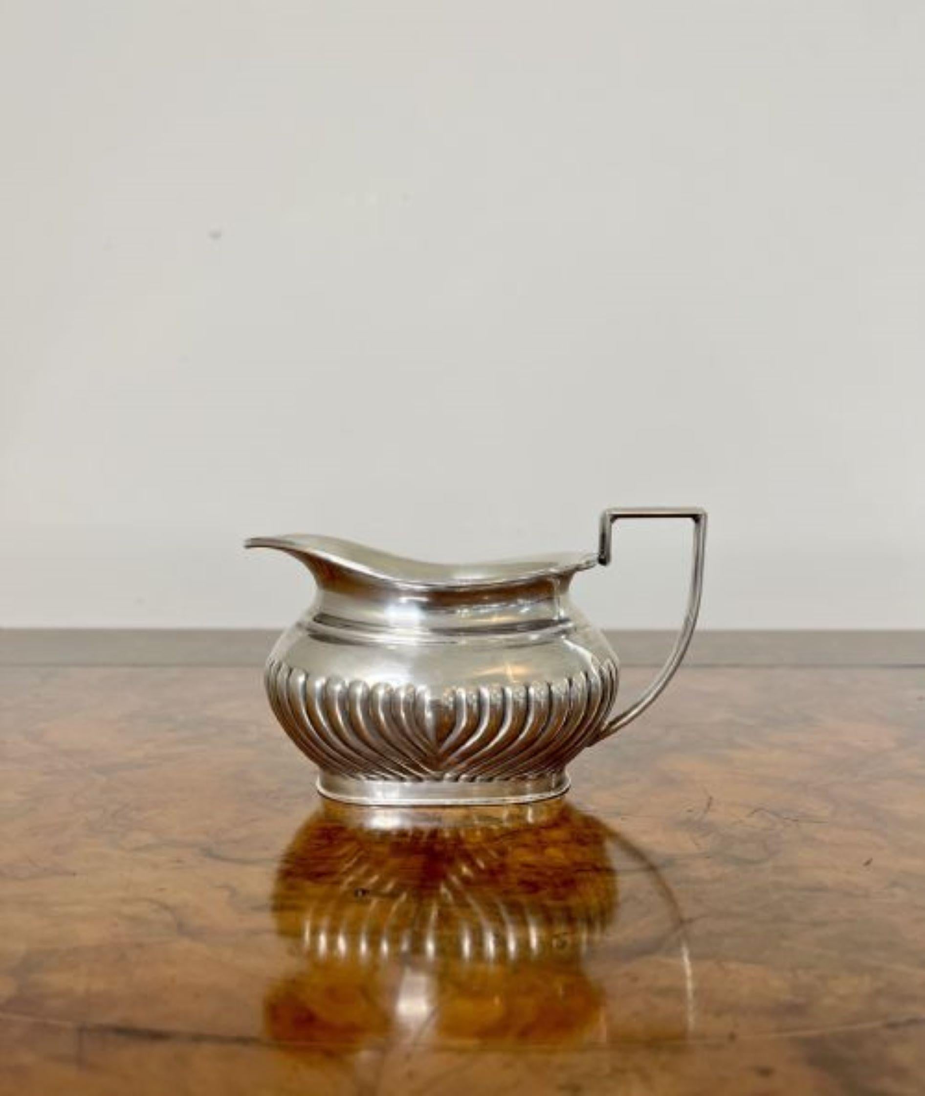 Stunning quality antique Edwardian three piece tea set having a quality antique Edwardian silver plated three piece tea set consisting of a tea pot, sugar bowl and milk jug. 