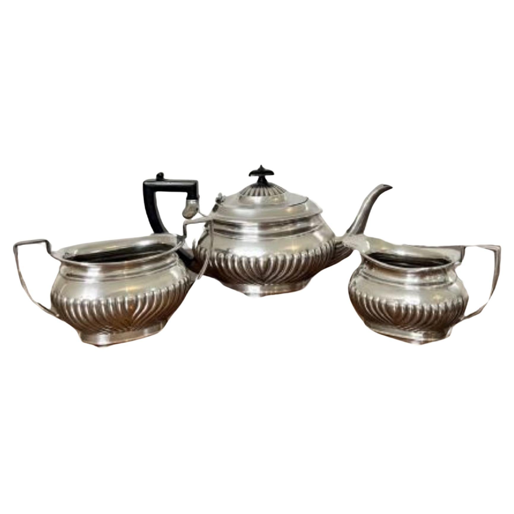 Service à thé trois pièces de l'Antiquité édouardienne d'une qualité exceptionnelle 