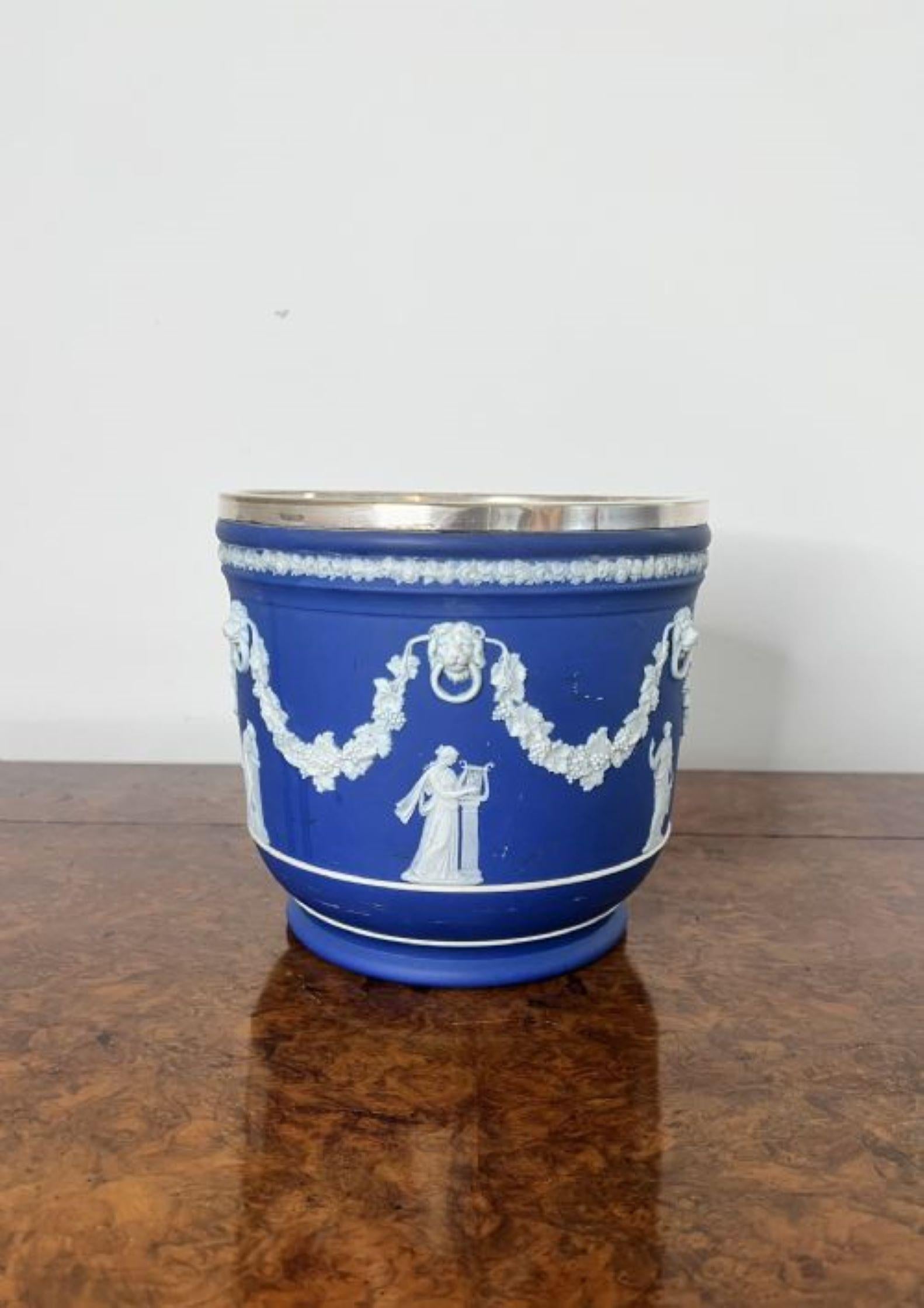 Stunning quality antique Edwardian Wedgwood jardiniere  In Good Condition For Sale In Ipswich, GB