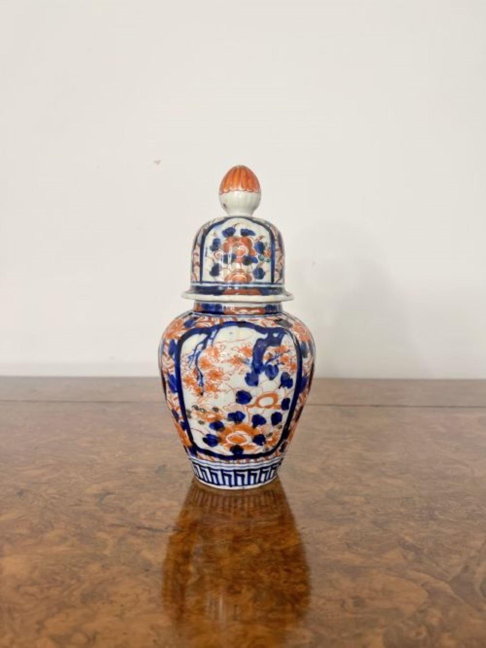 Stunning quality antique Japanese imari lidded vase For Sale 1
