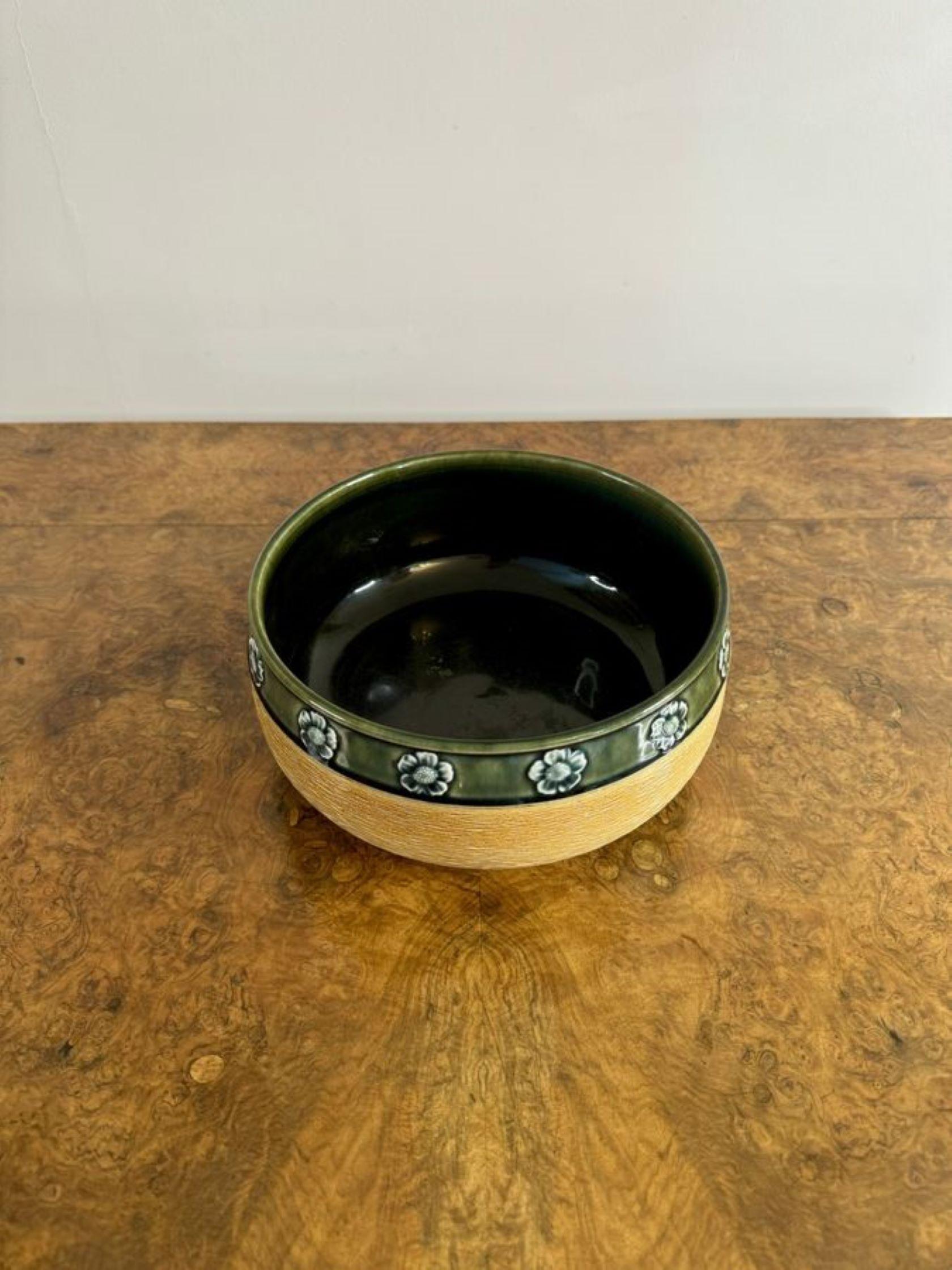 Ceramica Splendida ciotola antica di qualità di Royal Doulton in vendita