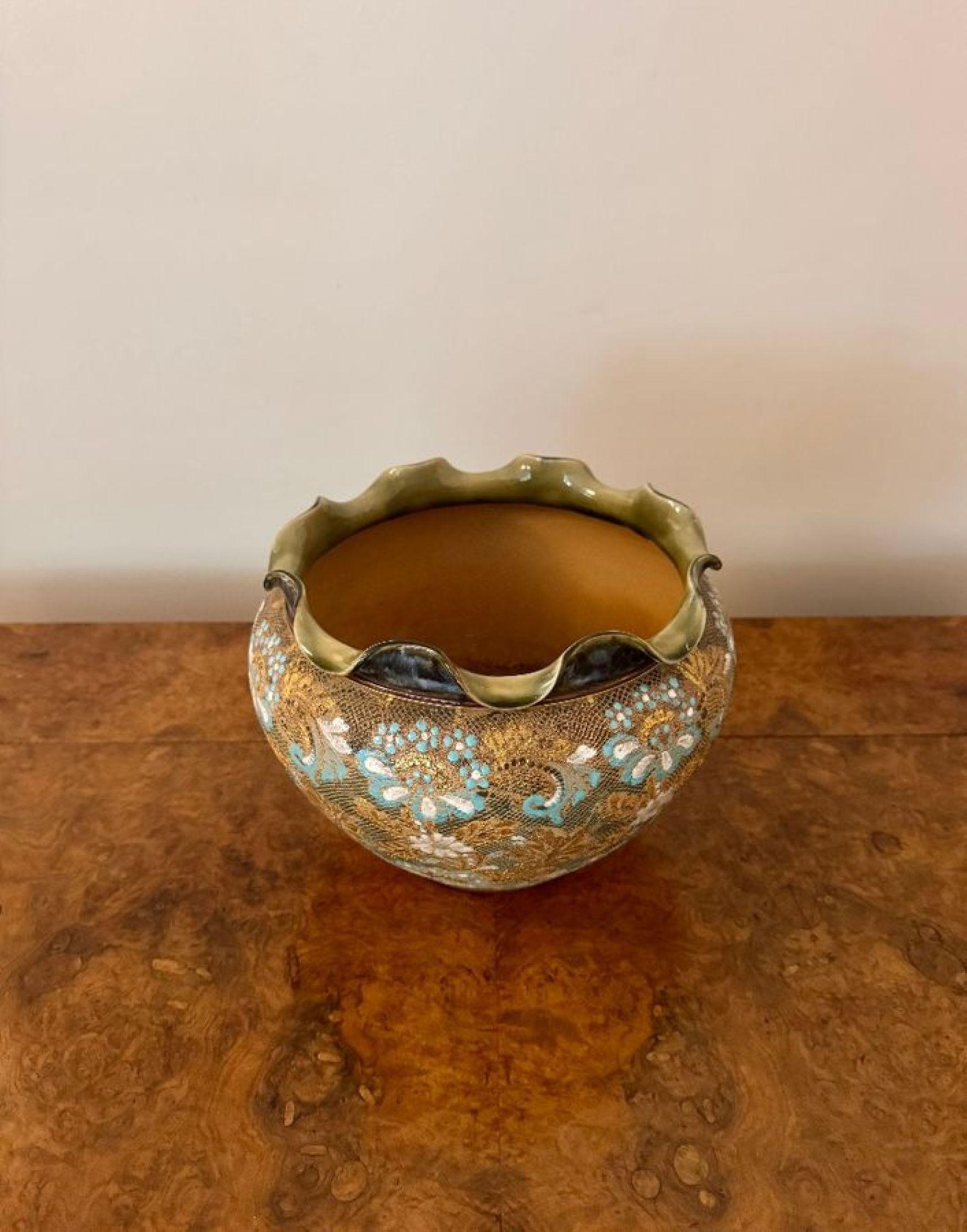 Britannique Jardiniere Doulton Burslem de l'époque victorienne, d'une qualité exceptionnelle. en vente
