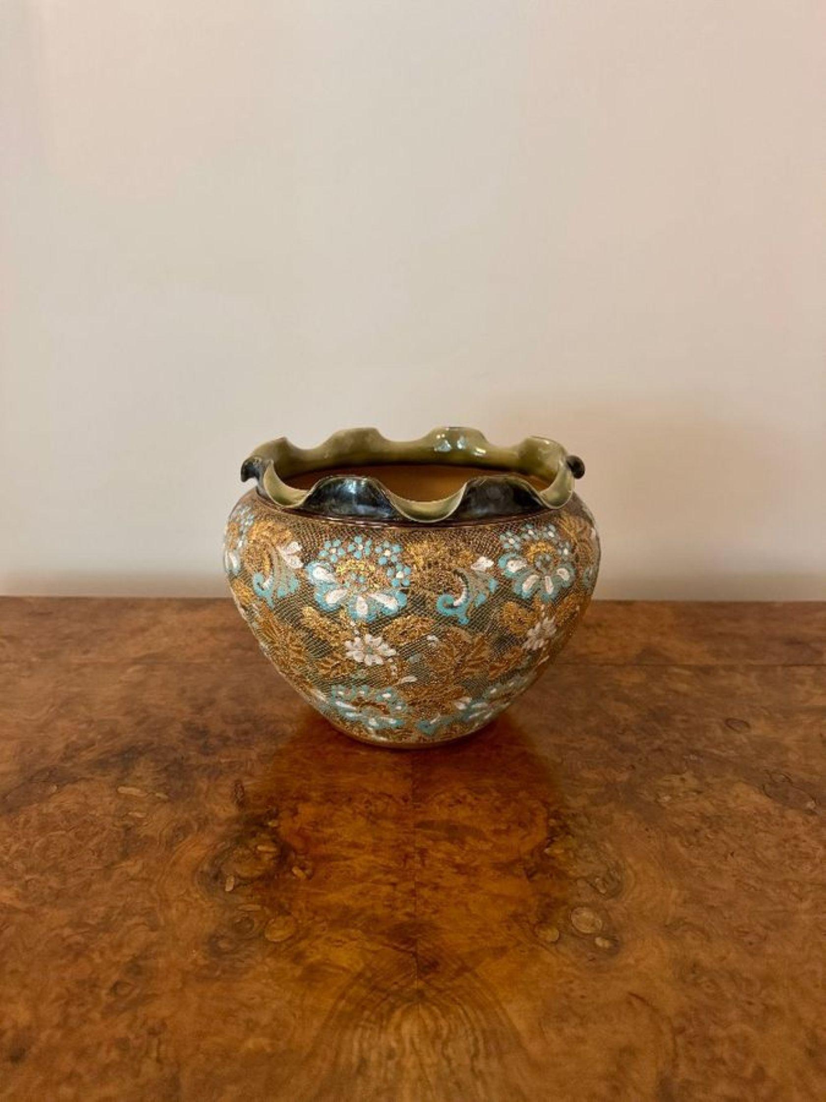 XIXe siècle Jardiniere Doulton Burslem de l'époque victorienne, d'une qualité exceptionnelle. en vente