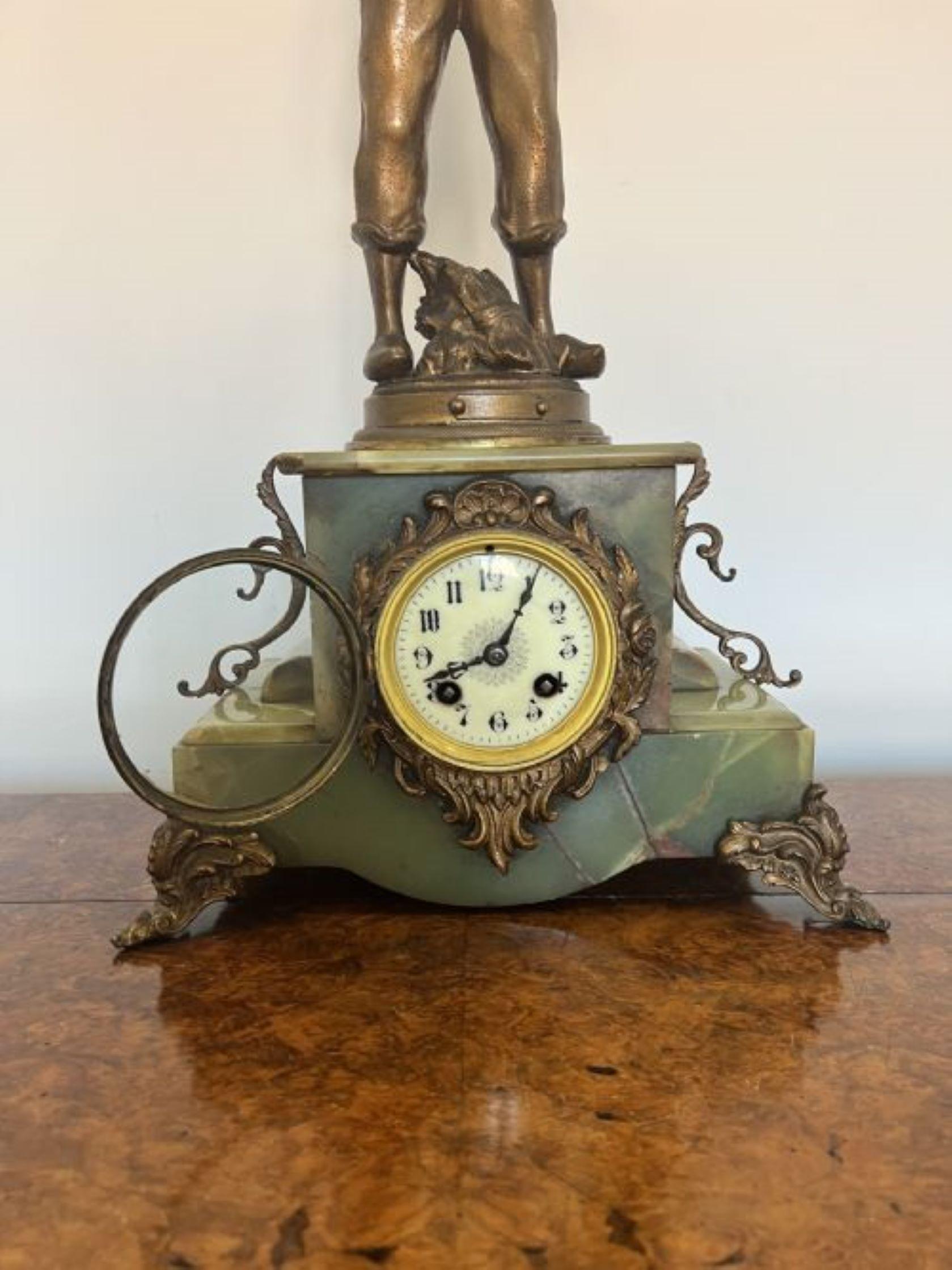 Hervorragende Qualität antiker viktorianischer französischer Uhrengarnituren  im Angebot 1