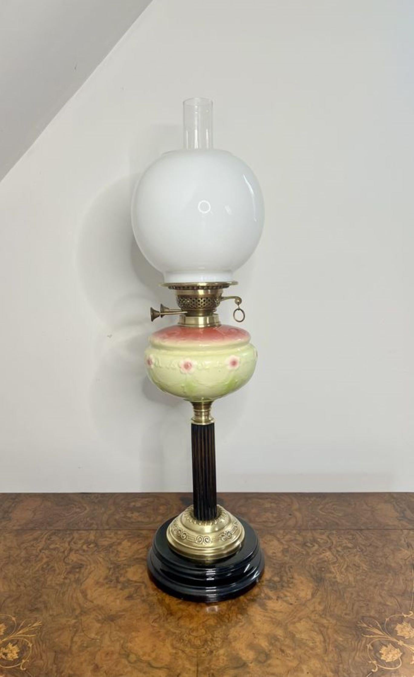 Antike viktorianische Öllampe in atemberaubender Qualität  (19. Jahrhundert) im Angebot