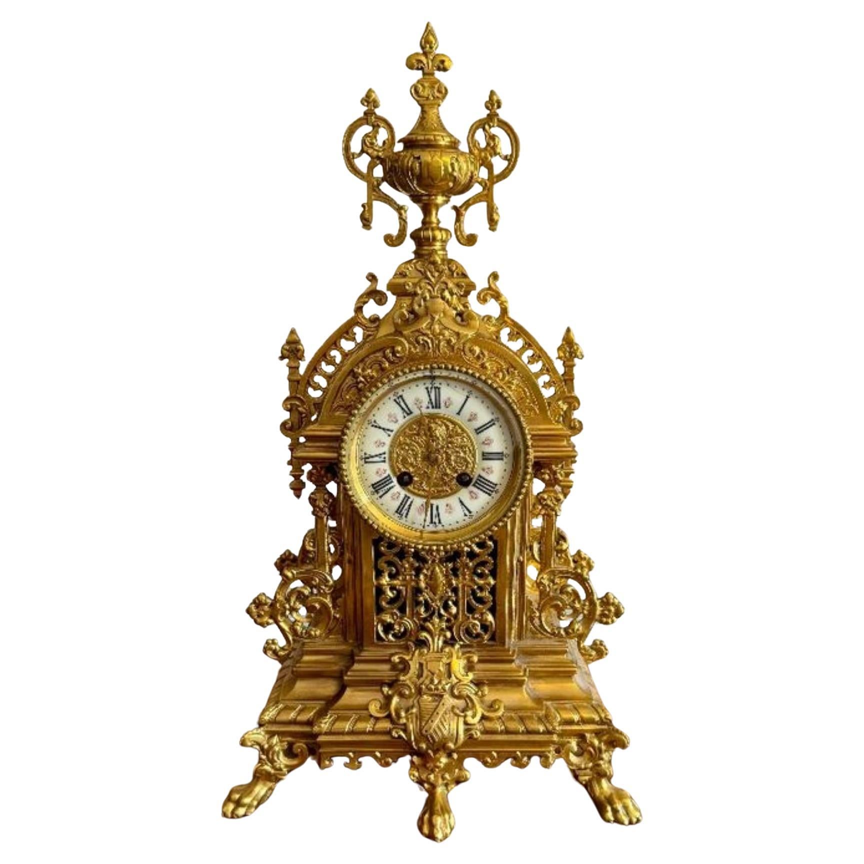 Reloj de manto victoriano antiguo de ormolu de impresionante calidad