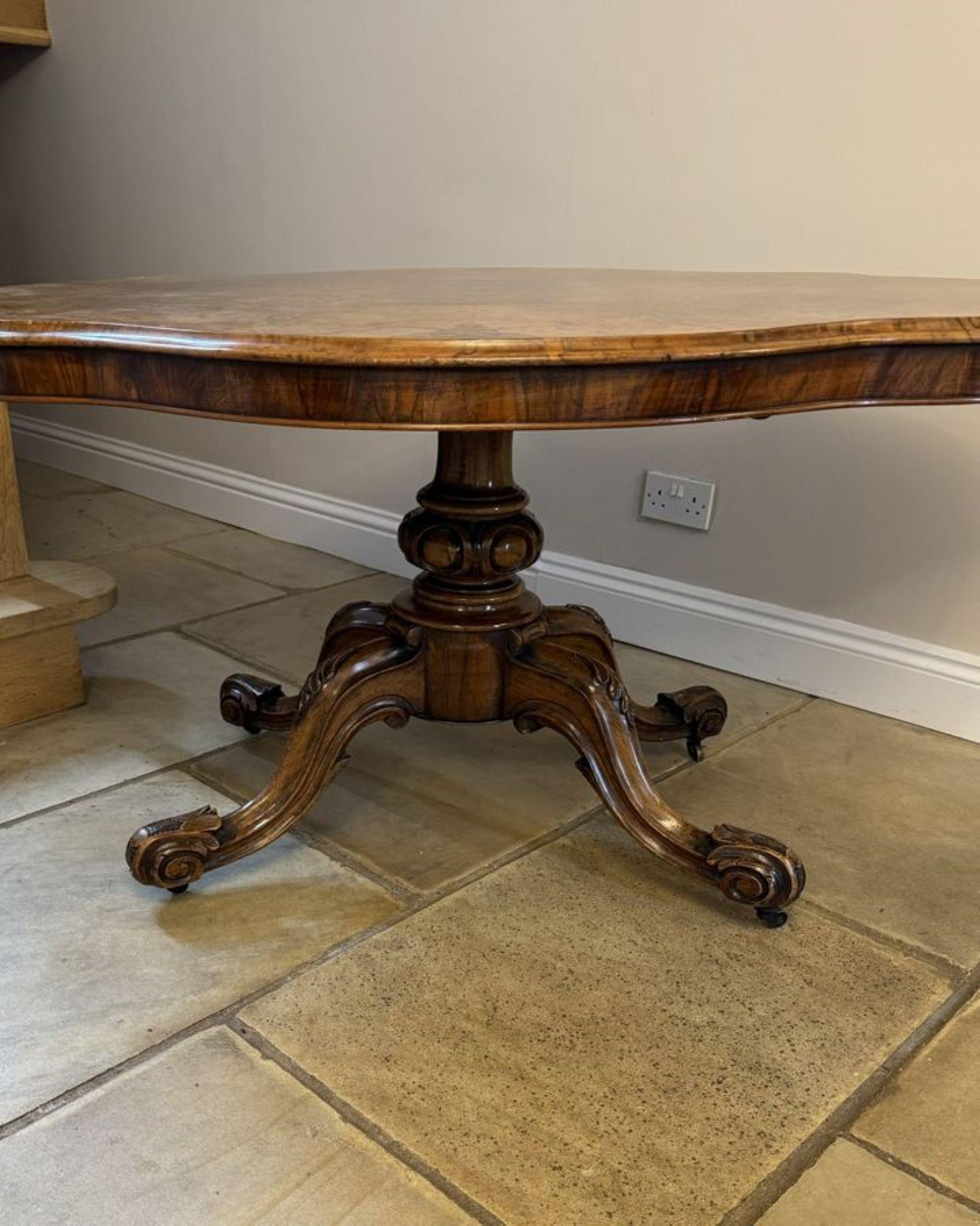 Stunning quality antique Victorian quality burr walnut dining table In Good Condition In Ipswich, GB