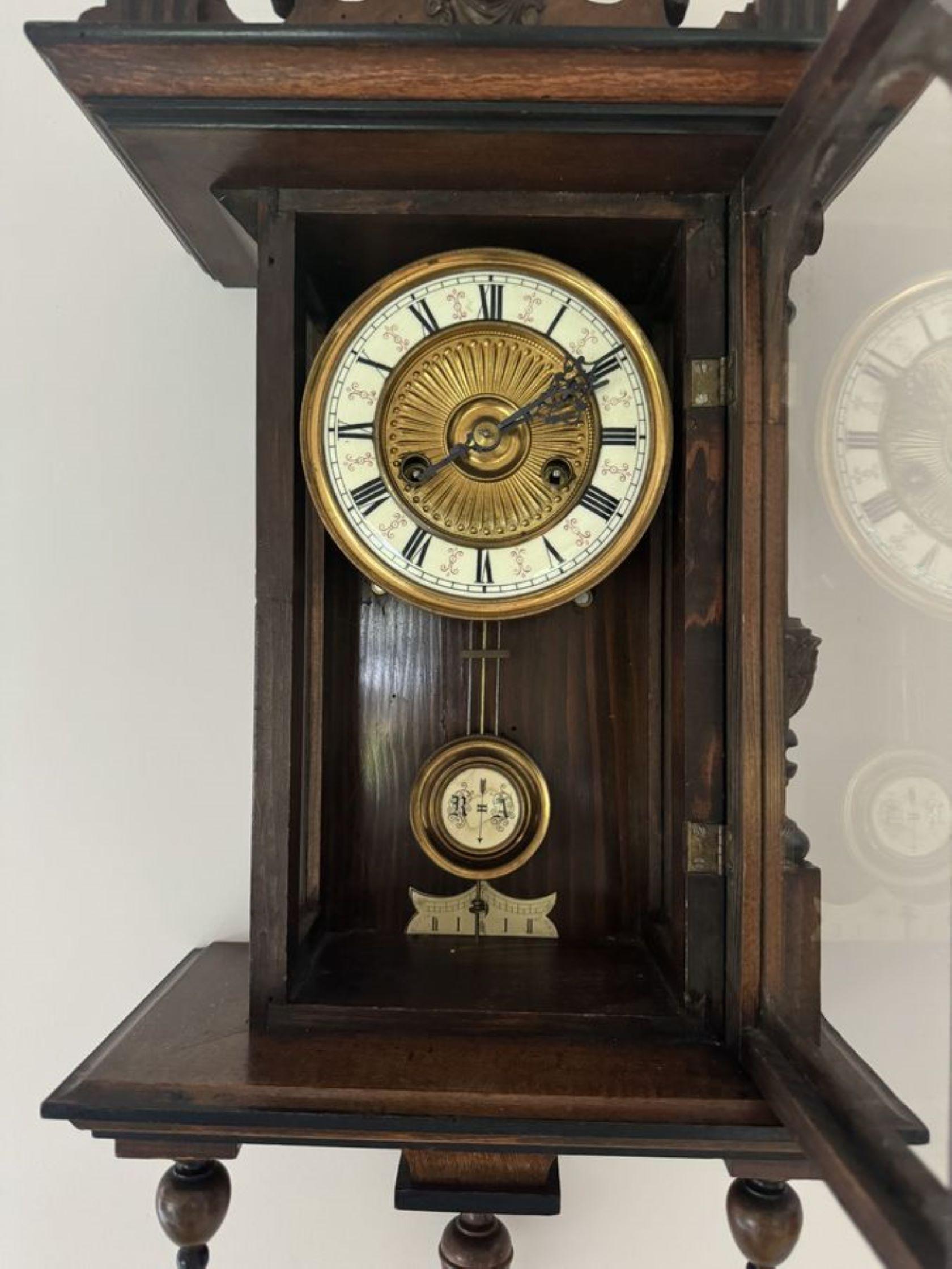 Reloj de pared vienés antiguo de nogal victoriano de impresionante calidad Victoriano temprano en venta