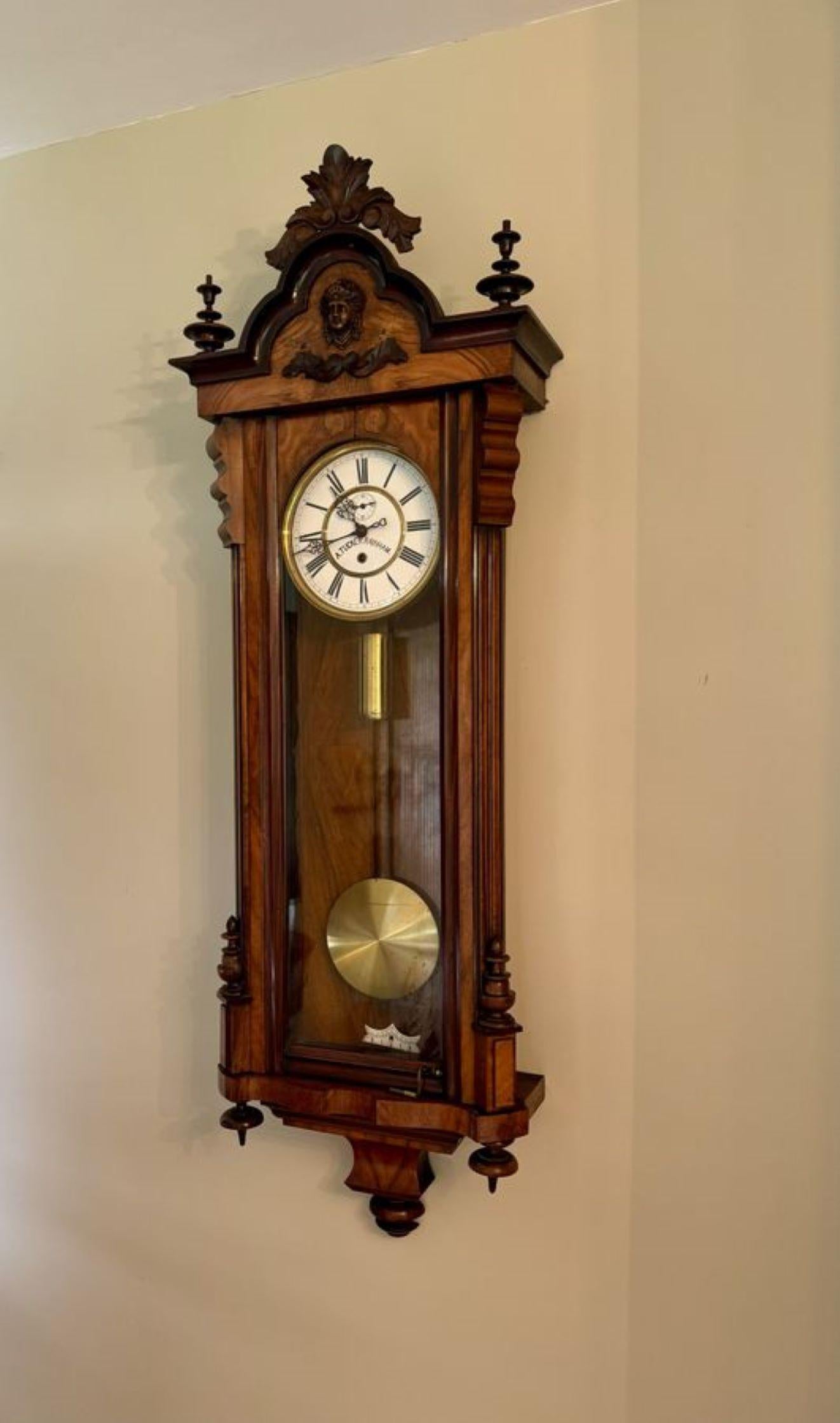 Stunning quality antique Victorian walnut Vienna wall clock In Good Condition For Sale In Ipswich, GB