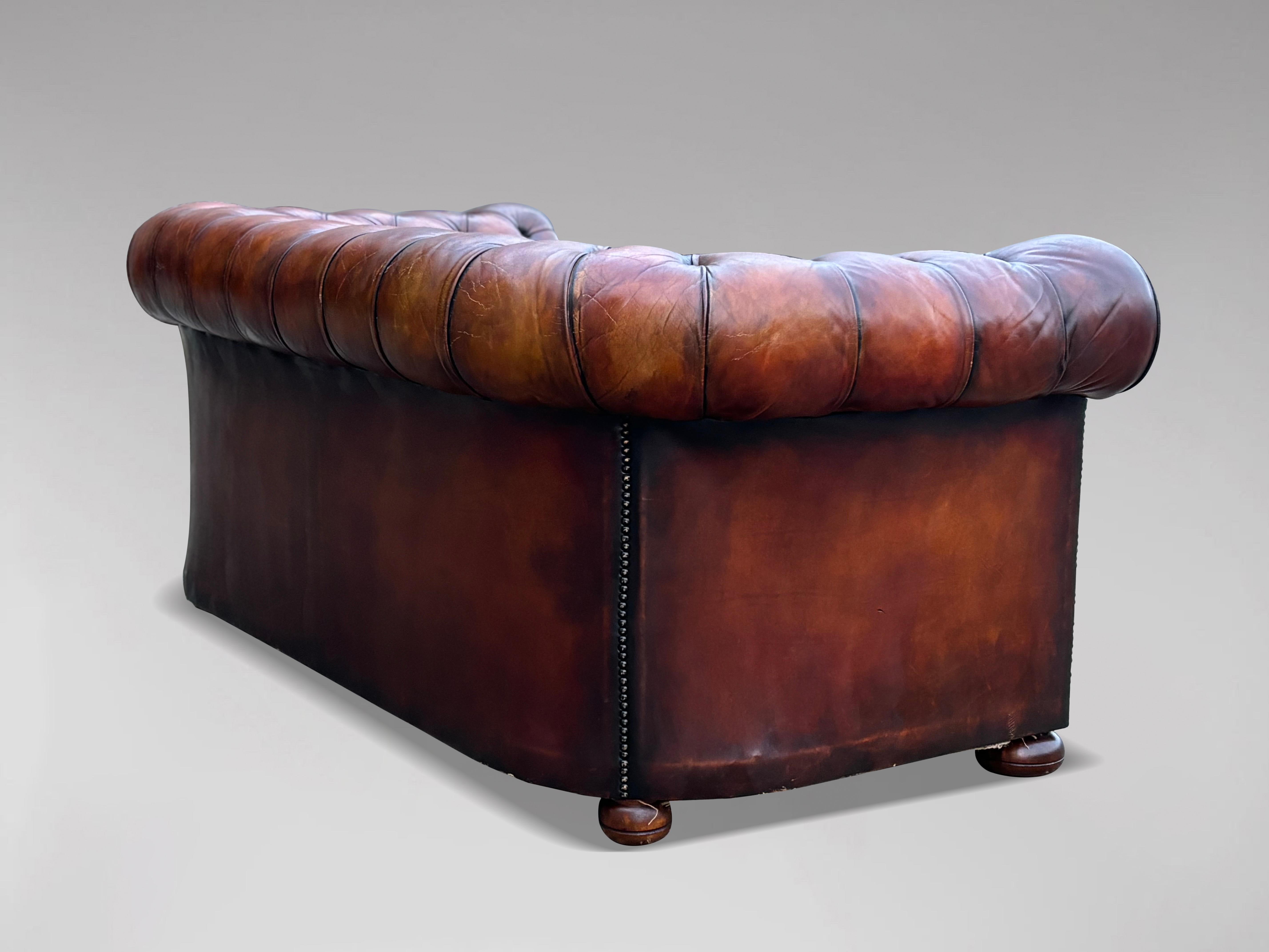 Fait main Canapé Chesterfield 2 places en cuir Brown de qualité exceptionnelle en vente