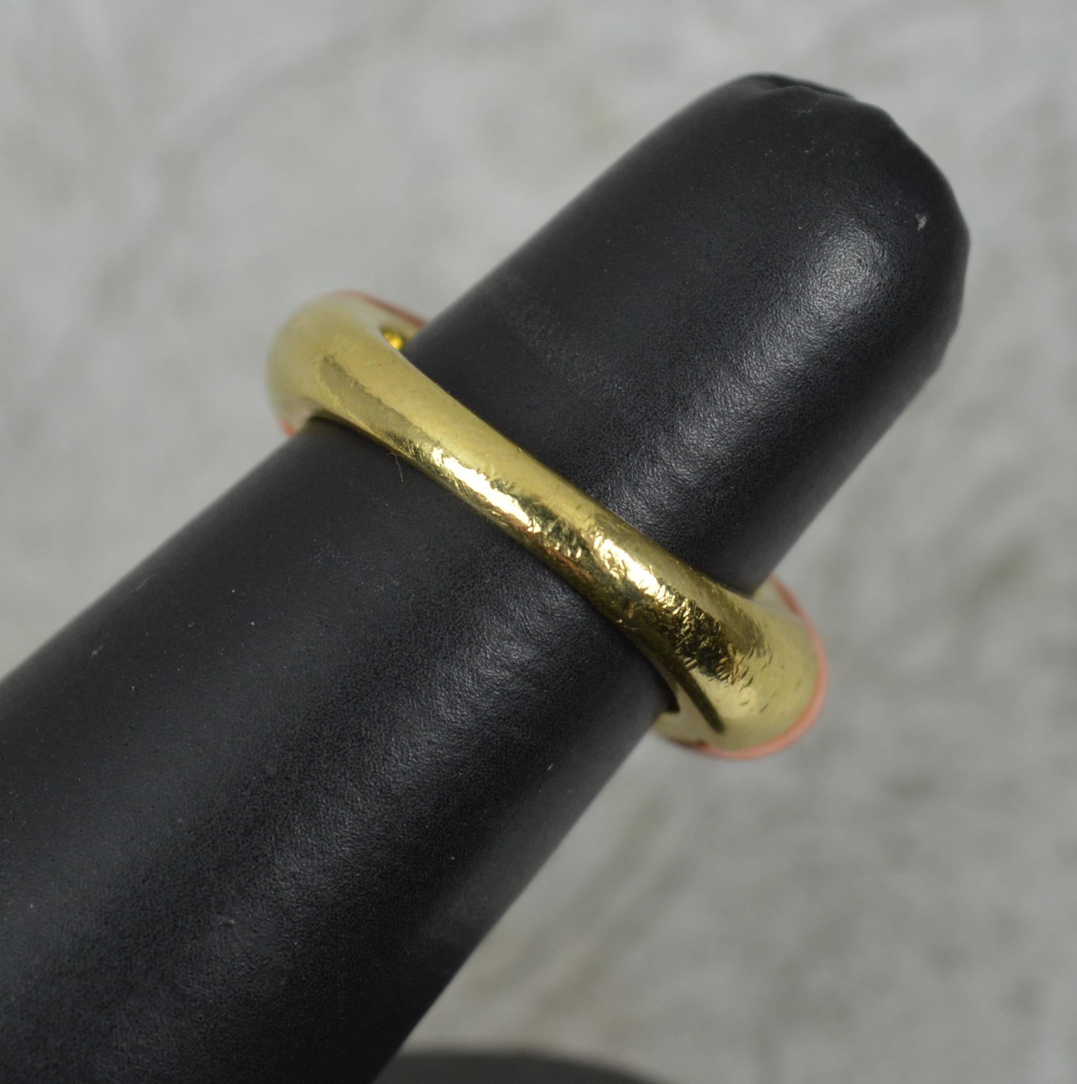 Stunning Quality Coral and Diamond 18 Carat Gold Band Ring For Sale 8