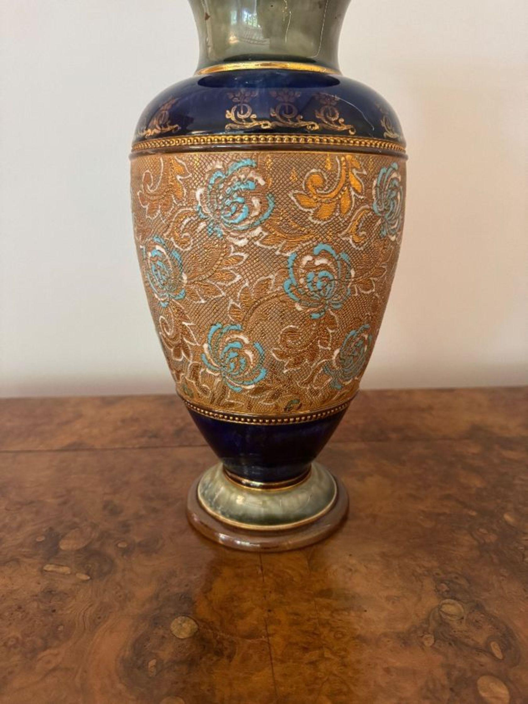 Inglese Vaso Royal Doulton antico di grandi dimensioni e di grande qualità in vendita