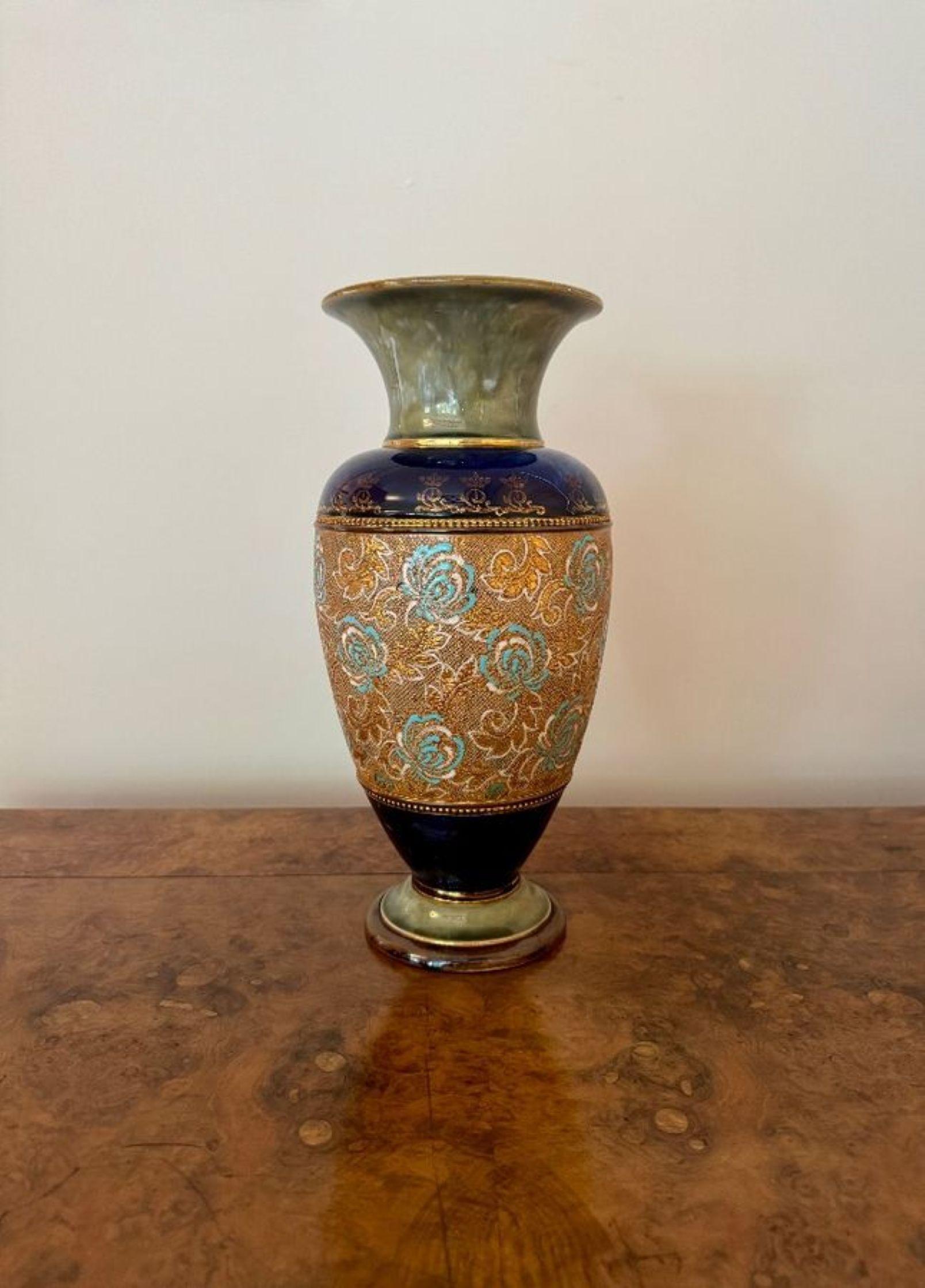 Ceramica Vaso Royal Doulton antico di grandi dimensioni e di grande qualità in vendita