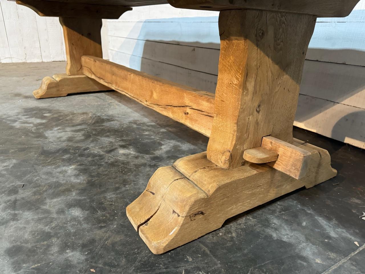 Stunning Quality Large French Bleached Oak Farmhouse Dining Table For Sale 2