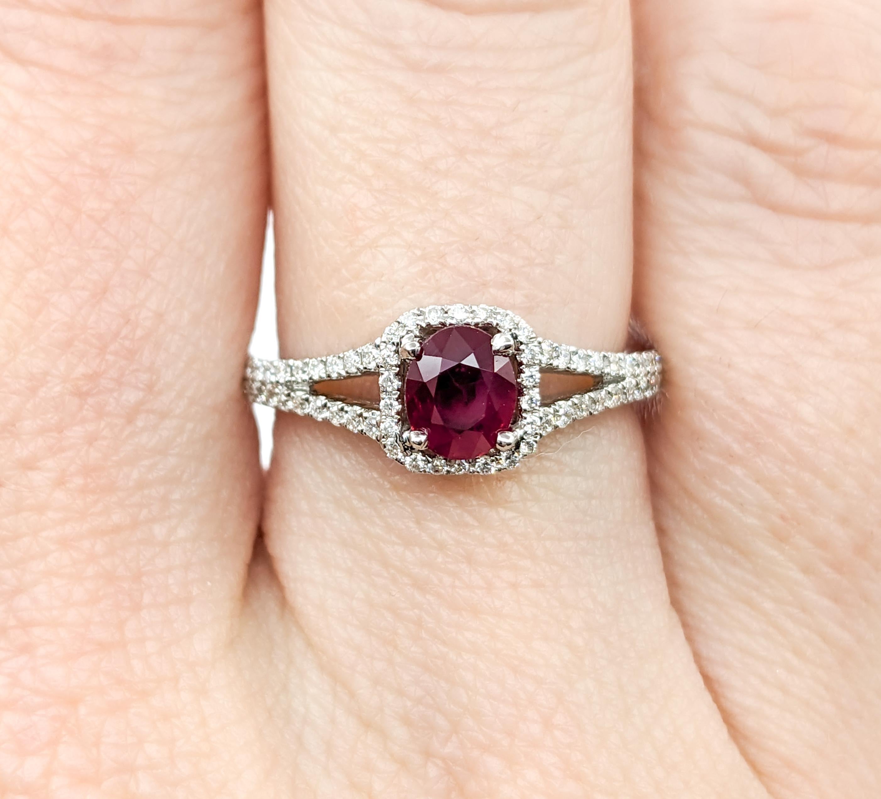 Stunning Quality Natural Ruby & Diamond Ring in 18kt White Gold In Excellent Condition For Sale In Bloomington, MN