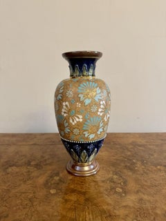Superbe paire de vases anciens Royal Doulton
