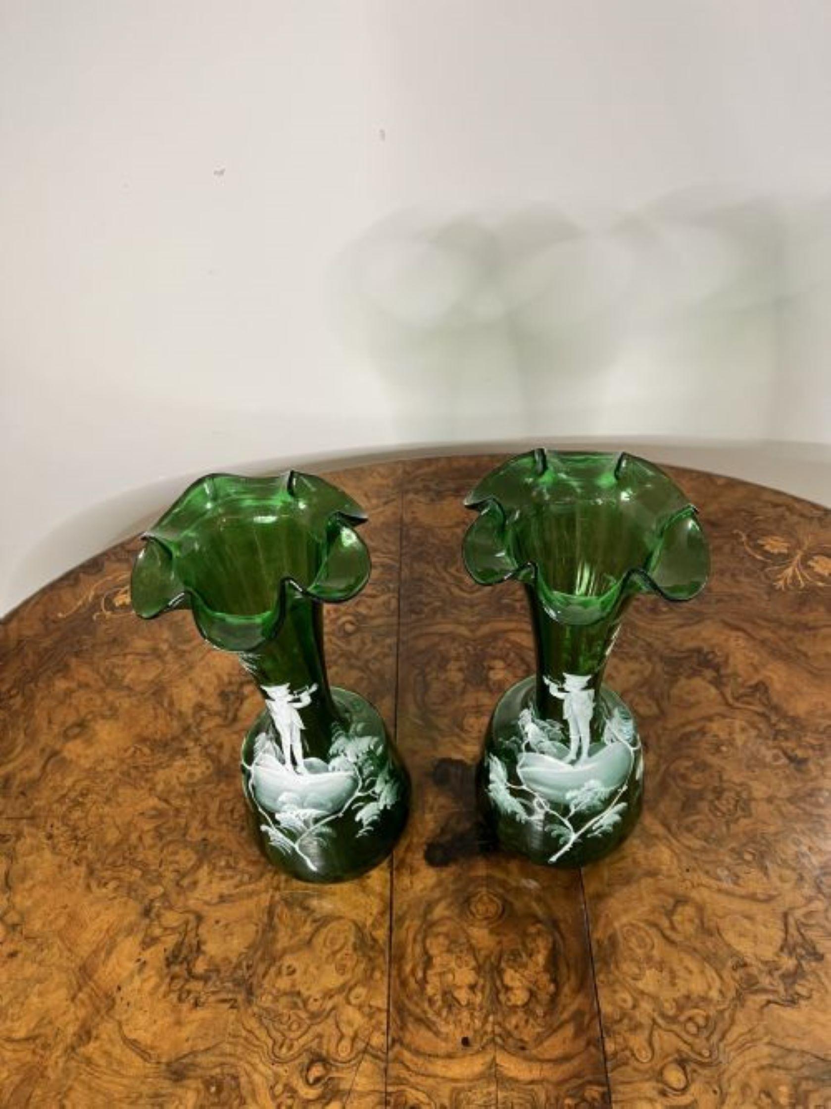 Stunning quality pair of antique Victorian Mary Gregory vases  In Good Condition For Sale In Ipswich, GB
