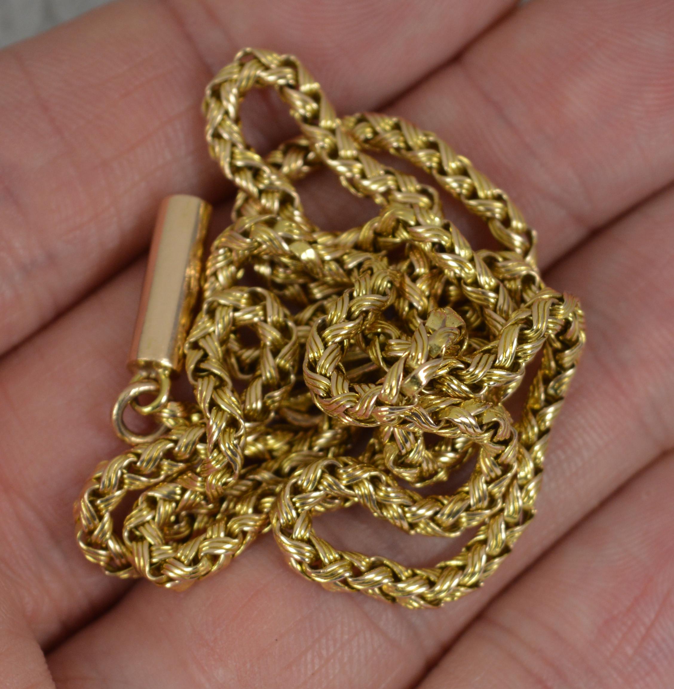 A stunning quality Victorian era necklace chain, c1880.
Solid 15 carat yellow gold example.
Good gauge of gold. Unusual and stylish link.


CONDITION ; Very good. Clean and crisp design. Working clasp. Issue free. Please view photographs.
WEIGHT ;