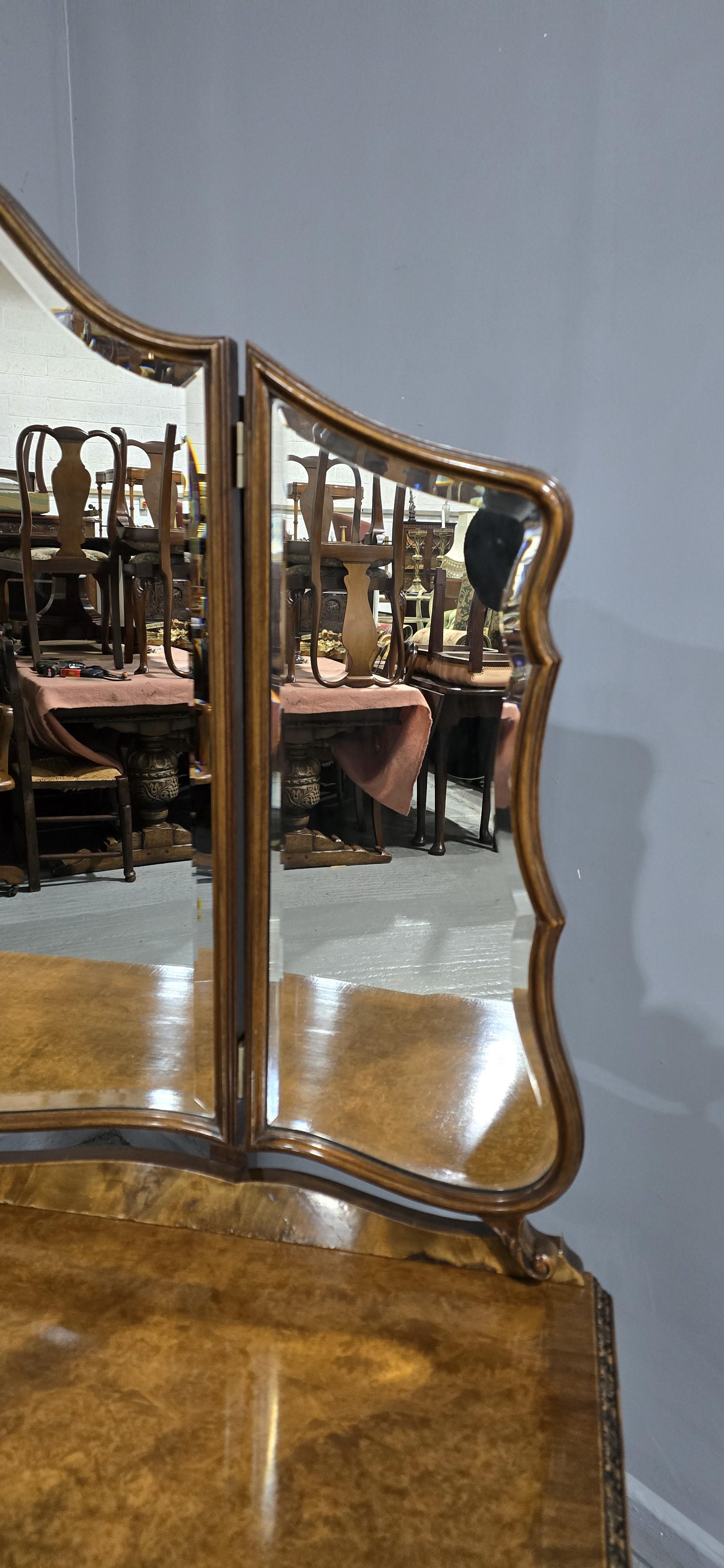 Stunning Queen Anne Burr Walnut Dressing Table For Sale 1